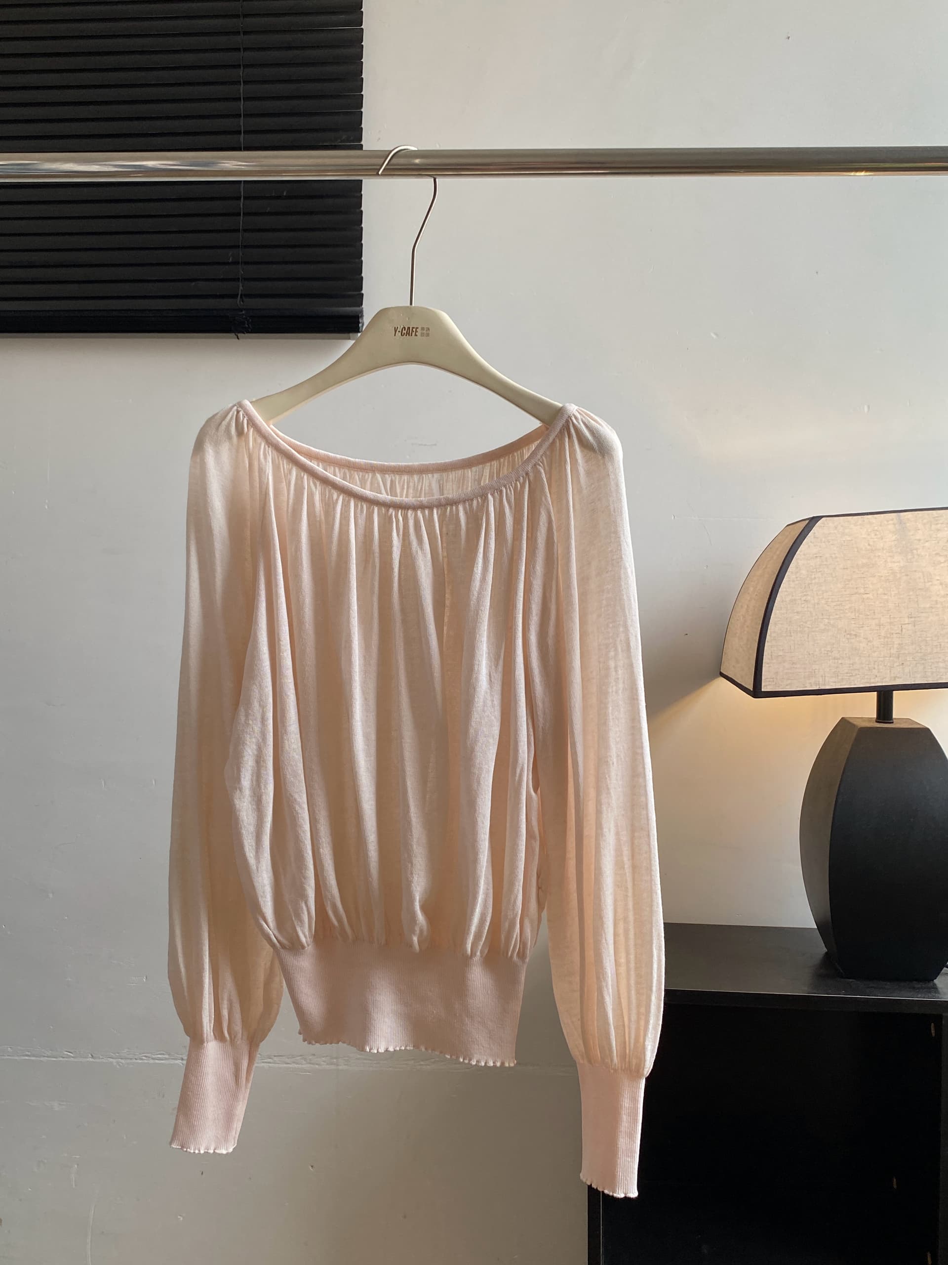 oyff 어디서? 어디서? 와라. 싱글 아마 차가운 셔츠 대 네클라인 펌프 Pleat 긴팔 비스듬한 어깨 니트 맨위 몸매 가꾸기 작은 셔츠 상세 이미지 2