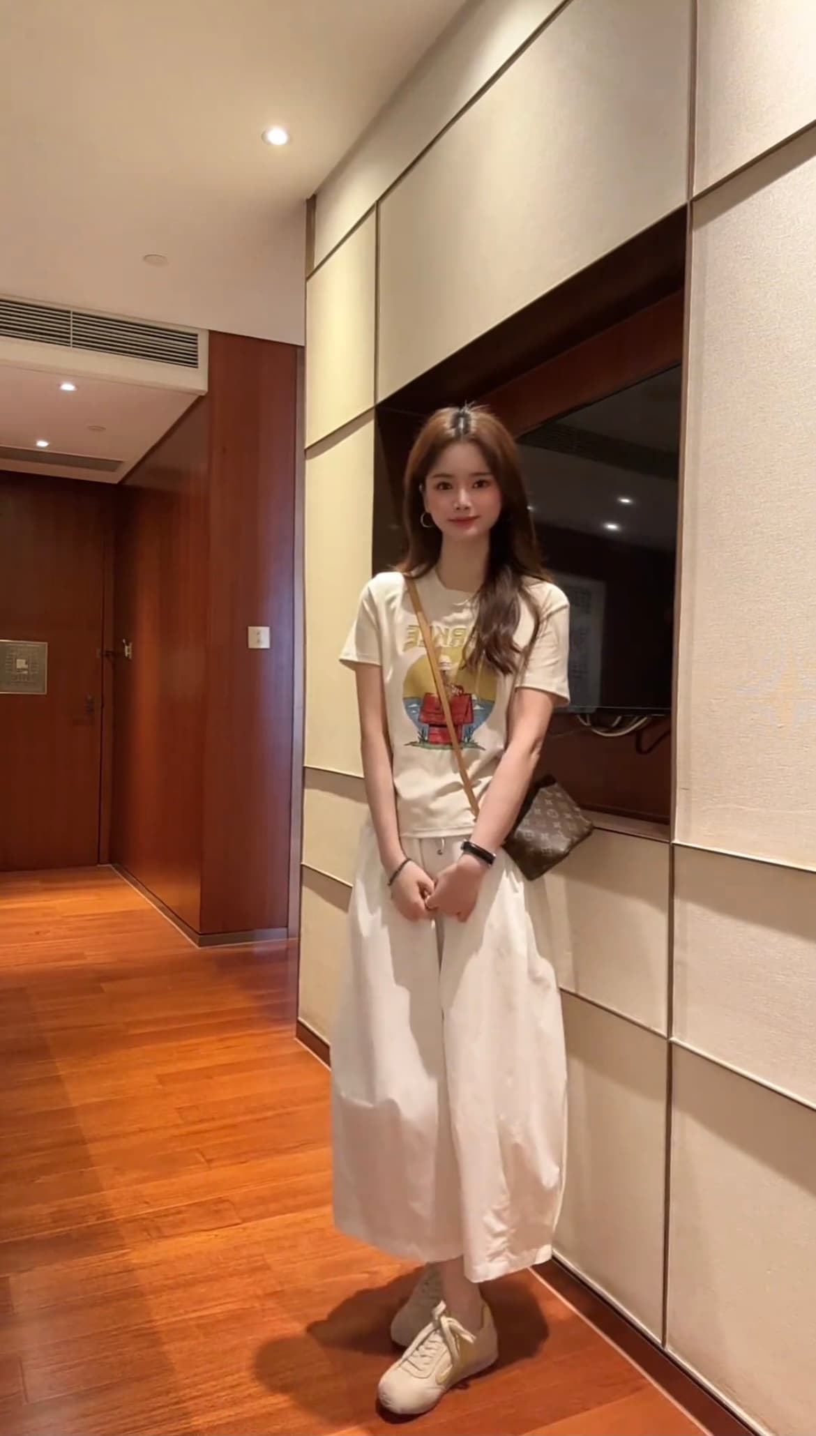 나인 리 빨간색 하우스 강아지 여름 긍정적 인 어깨 다용도 미니멀리즘 반팔 티셔츠 반 스커트 세트 이미지 4