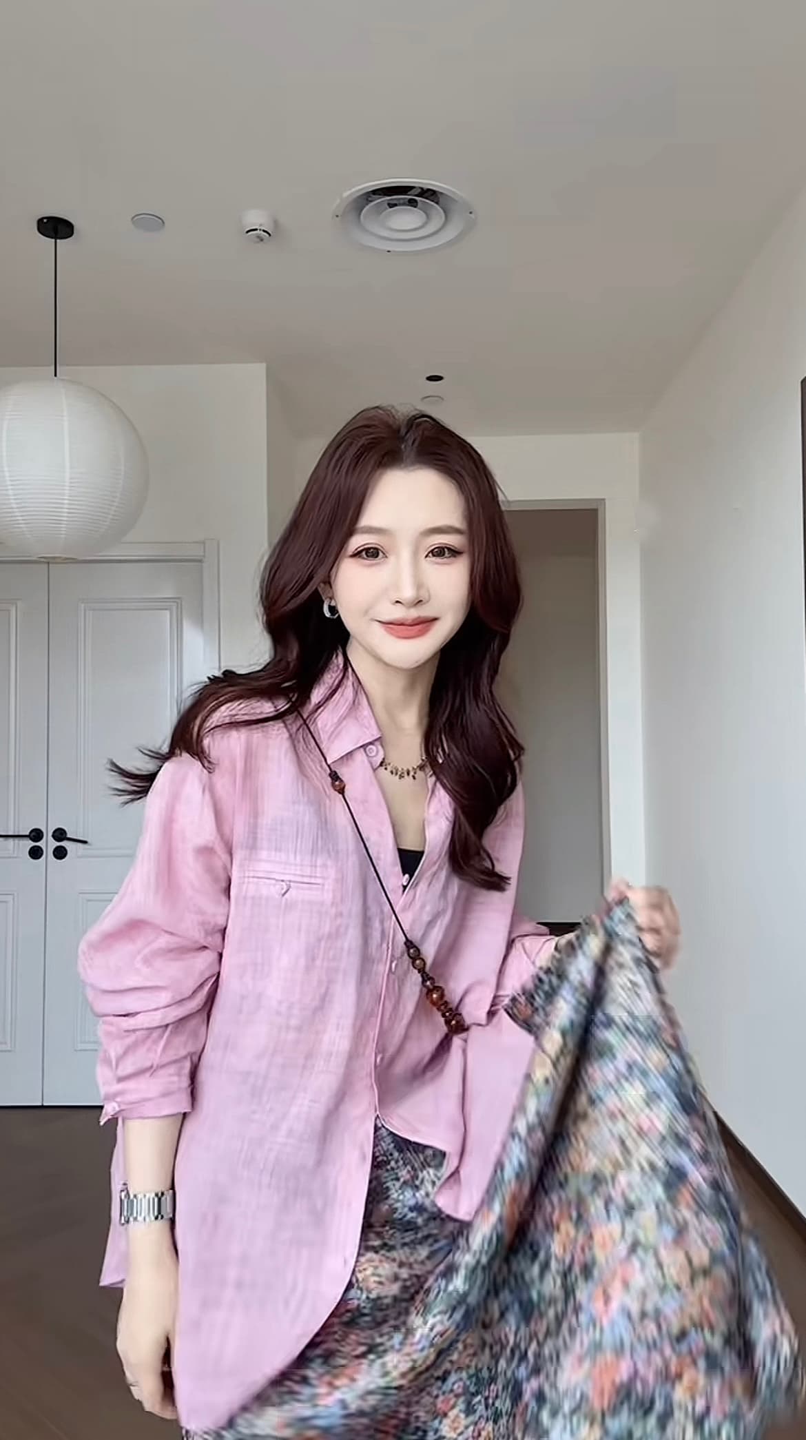 2026 슈퍼 화재 연령 감소 착용 가져 가라. 전체 집합 여름 패션 외국 가스 자외선 차단 긴팔 셔츠 꽃무늬 반신 스커트 투피스 세트 상세 이미지 4