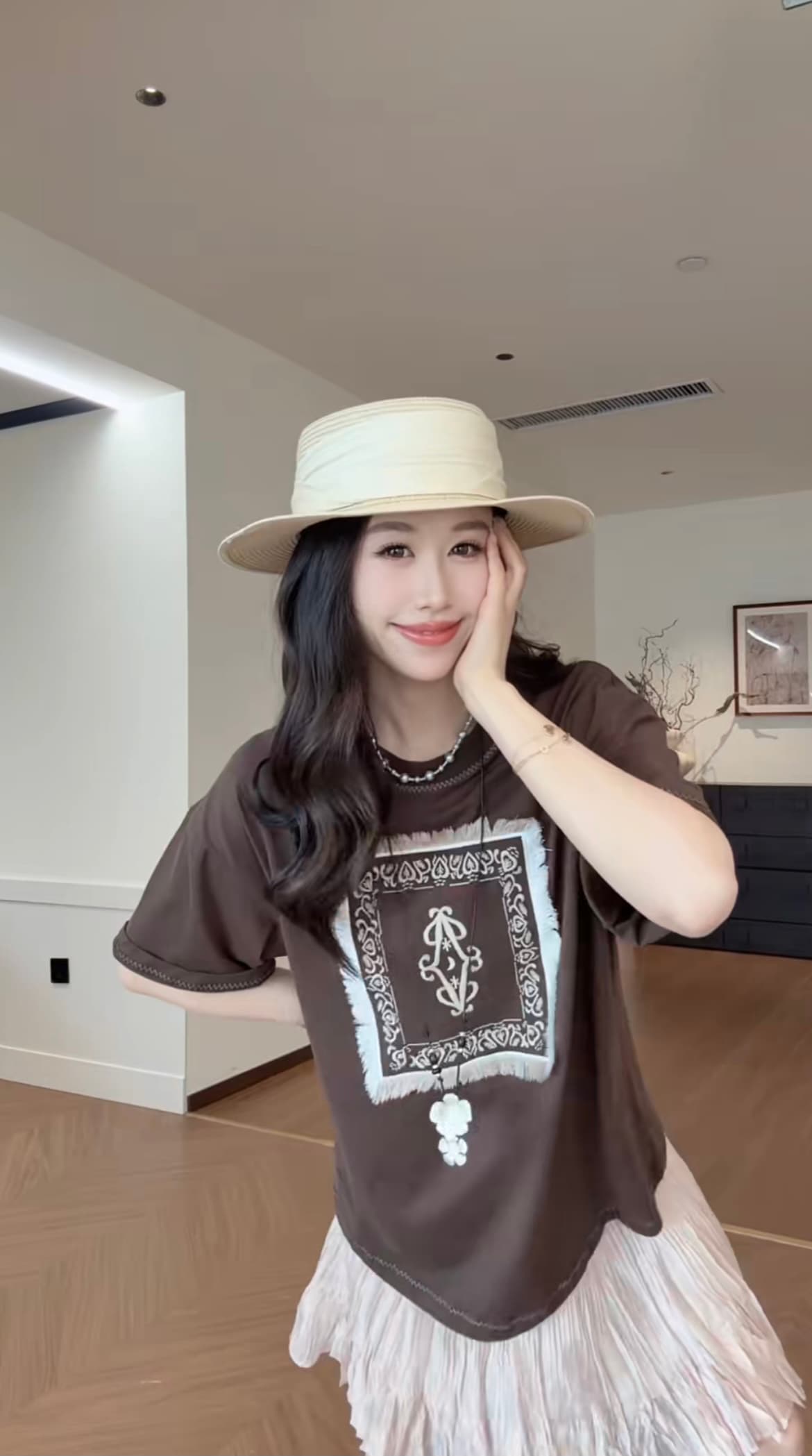 불평하다 마 아침과 저녁 레트로 디자인 센스 사각형 술 다용도 라운드 넥 무거운 작업 반팔 티셔츠 맨위 플리츠 반 스커트 상세 이미지 4