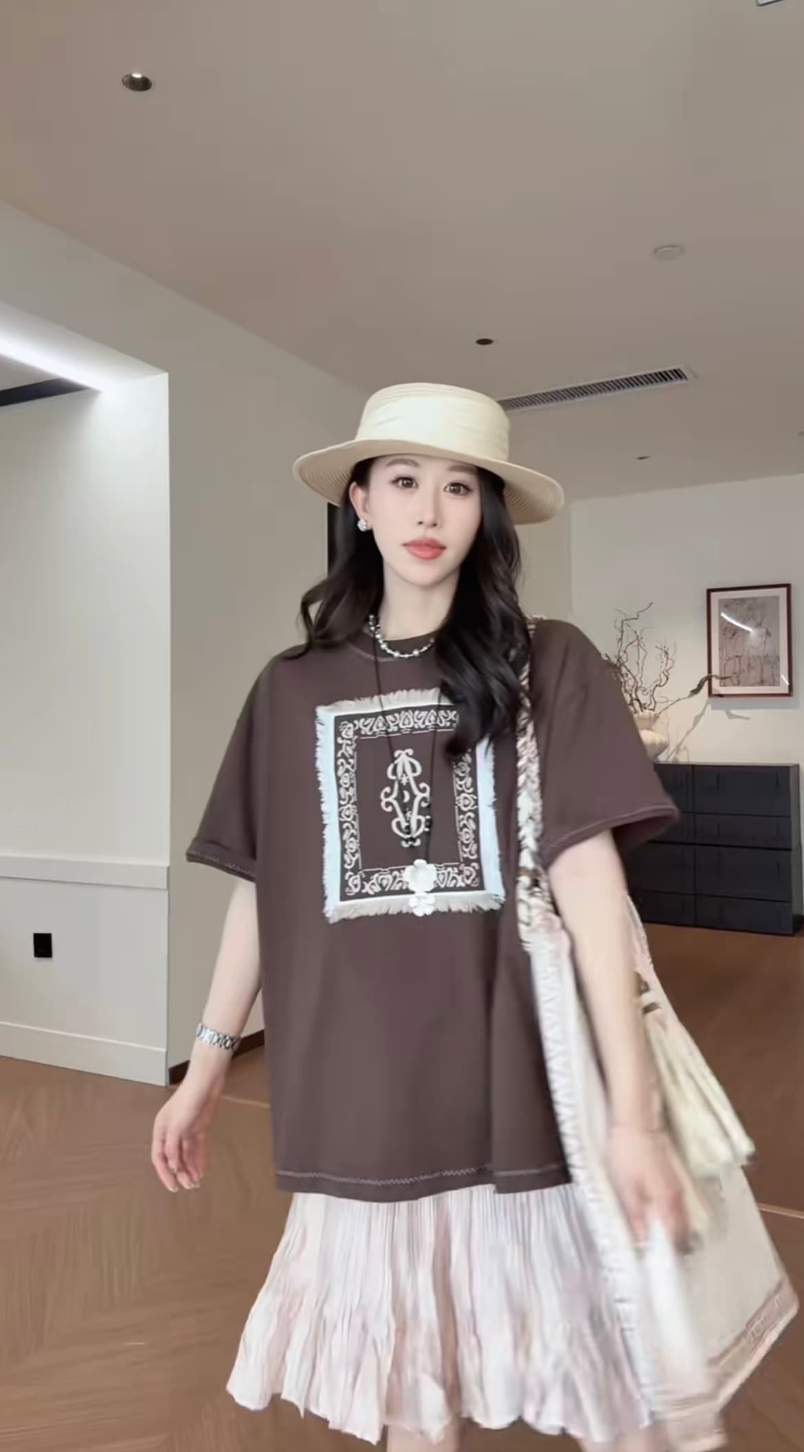 불평하다 마 아침과 저녁 레트로 디자인 센스 사각형 술 다용도 라운드 넥 무거운 작업 반팔 티셔츠 맨위 플리츠 반 스커트 상세 이미지 6