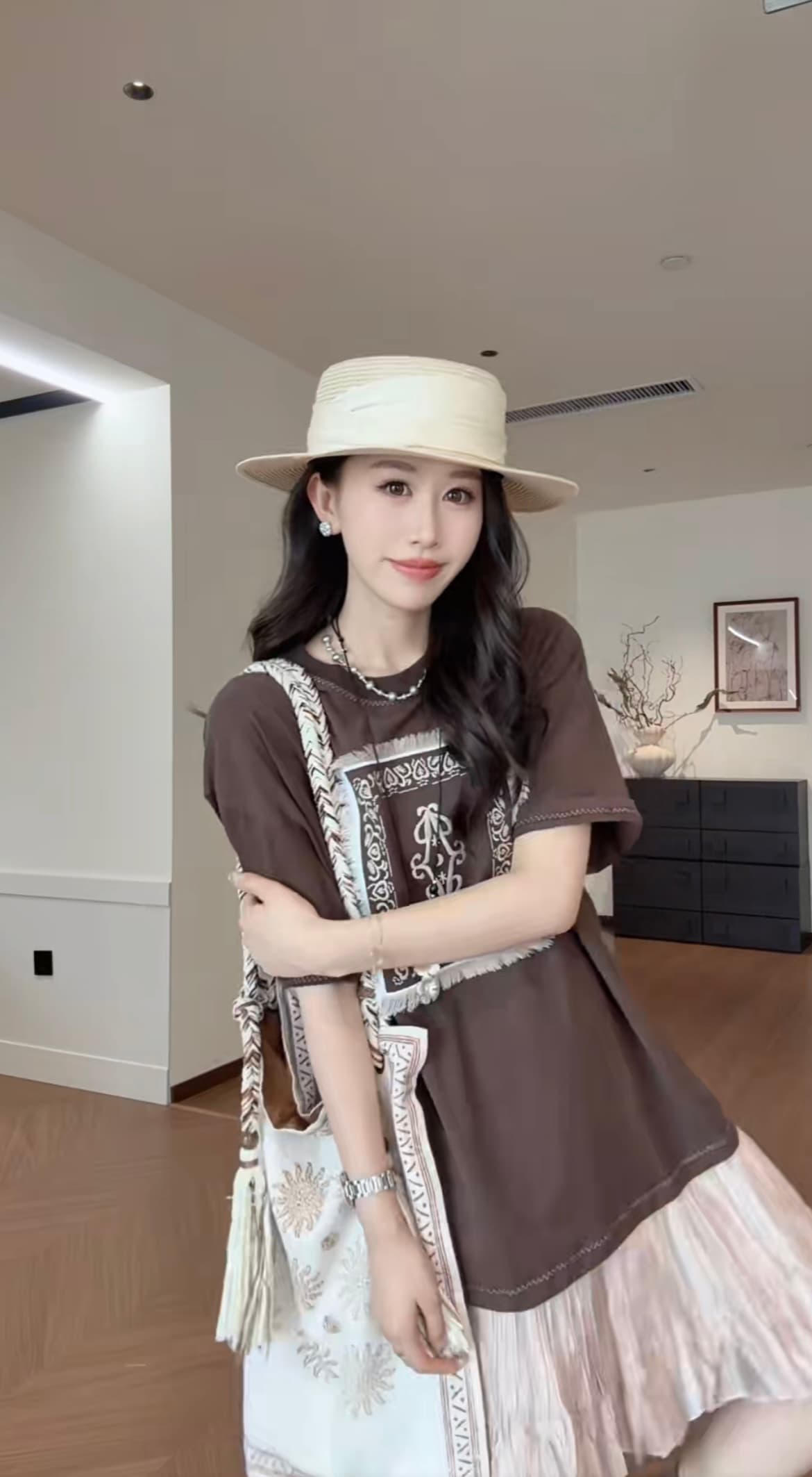 불평하다 마 아침과 저녁 레트로 디자인 센스 사각형 술 다용도 라운드 넥 무거운 작업 반팔 티셔츠 맨위 플리츠 반 스커트 상세 이미지 8