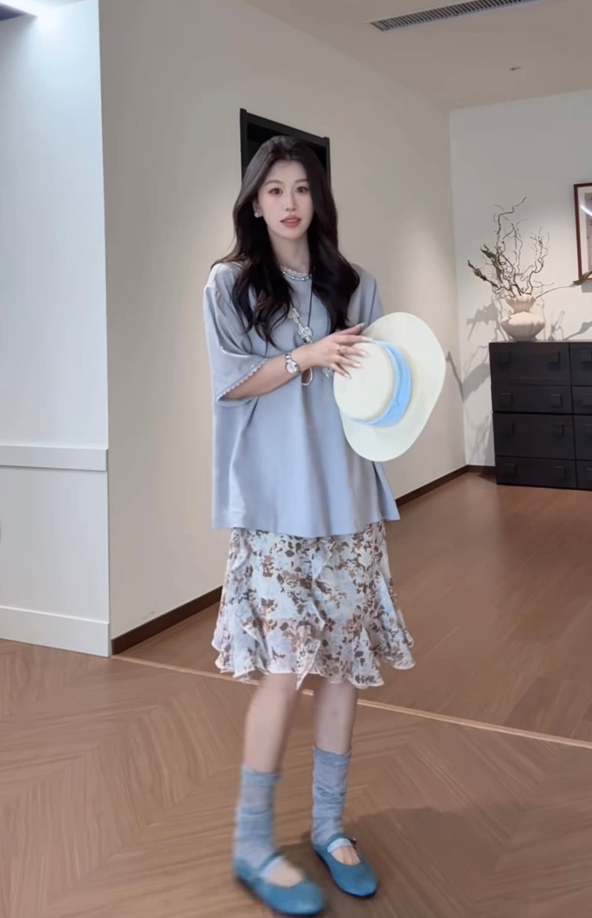 흔들어서 톤 폭발 한 부서 다용도 레이스 파란색 맨위 플러스 꽃무늬 반 스커트 세트 이미지 2