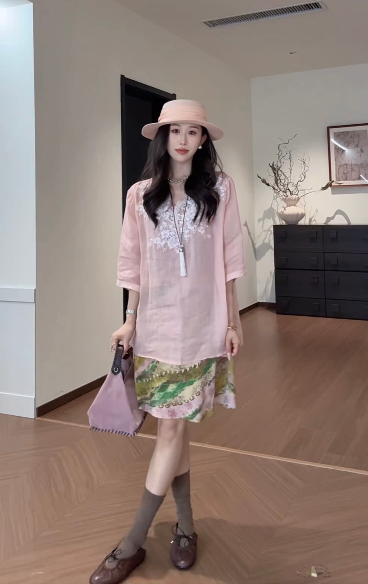 흔들어서 톤 폭발 디자인 센스 무거운 작업 레이스 조각 맨위 플러스 꽃무늬 반 스커트 세트 이미지 2