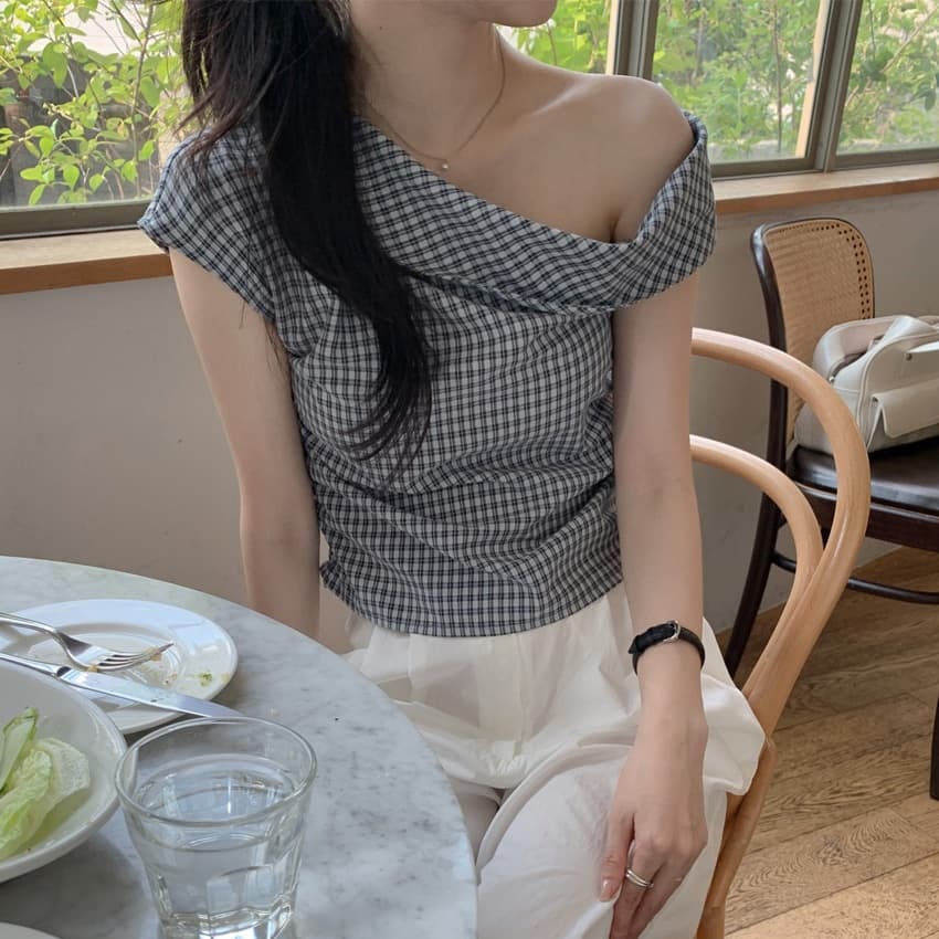 한국 chic 달콤함 소녀 세련된 다용도 디자인 센스 펌프 Pleat 비스듬한 칼라 오프숄더 체크무늬 여성 셔츠 이미지 3