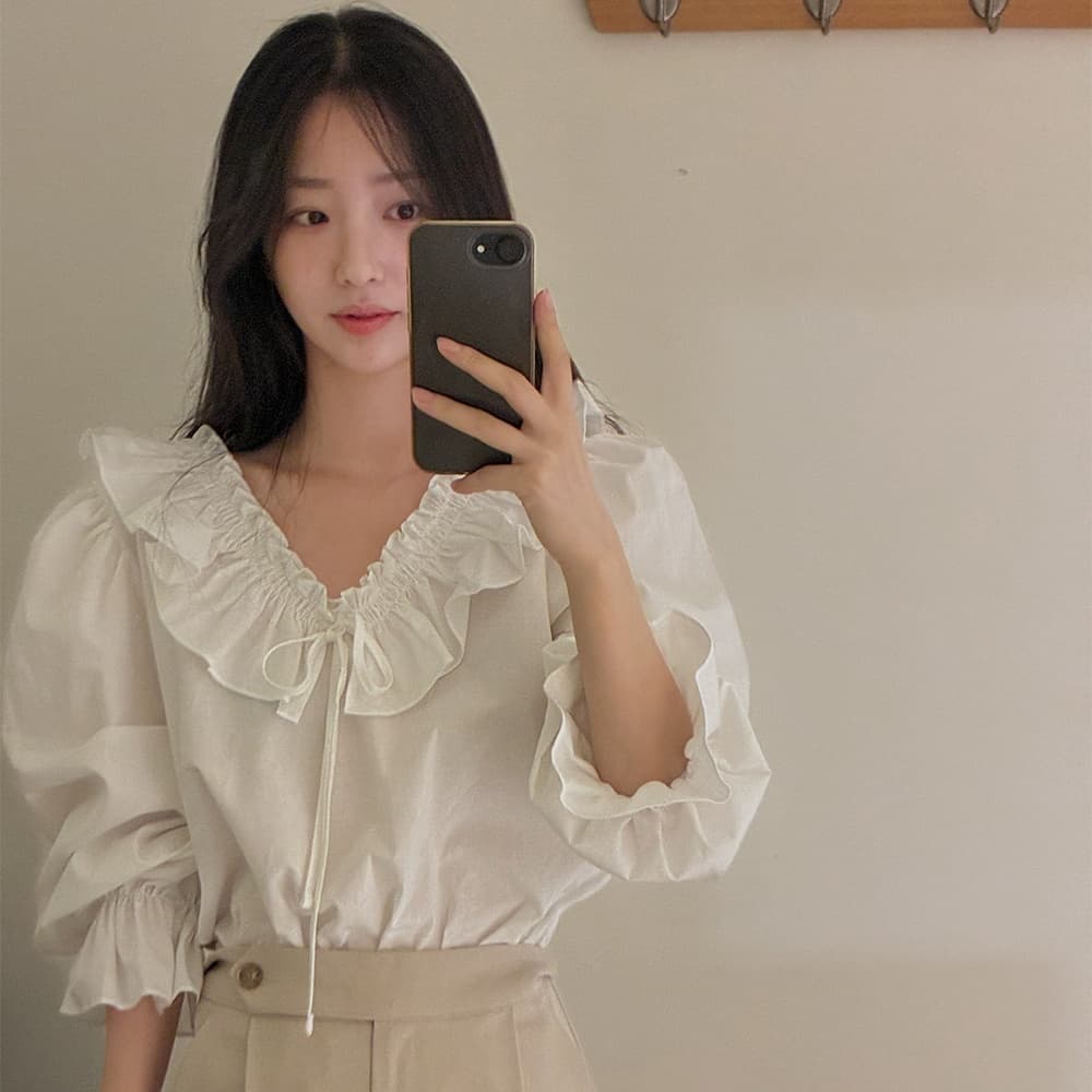 재고 있음 한국 동대문 프랑스식 품격 전후 V넥 레이스업 프릴 나팔 소매 루즈핏 셔츠 맨위 여성