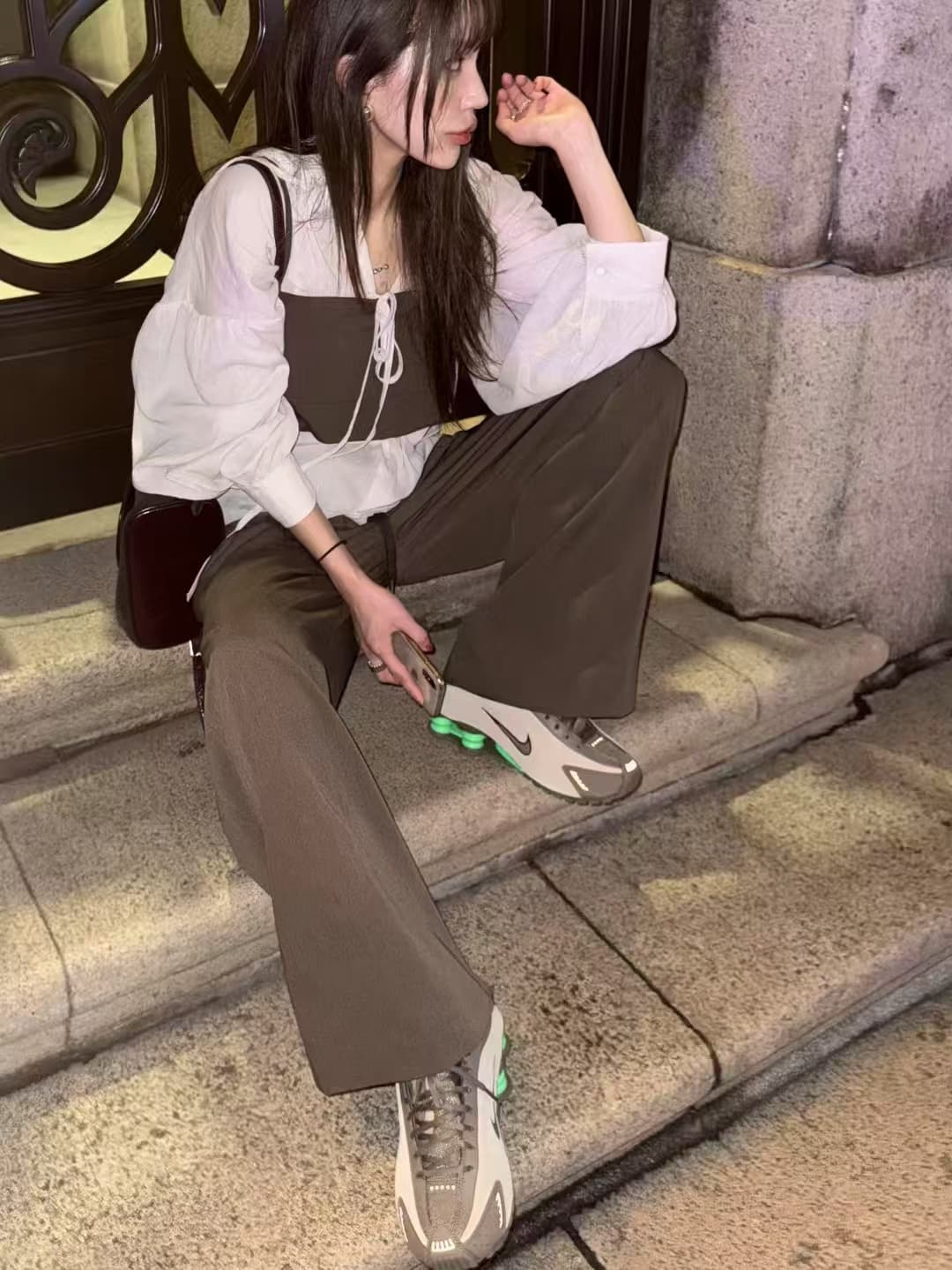 재고 있음 한국 동대문 가을 섹션 낭만적 인 기질 펌프 로프 주름 V넥 레이스업 루즈핏 긴팔 셔츠 맨위 상세 이미지 15