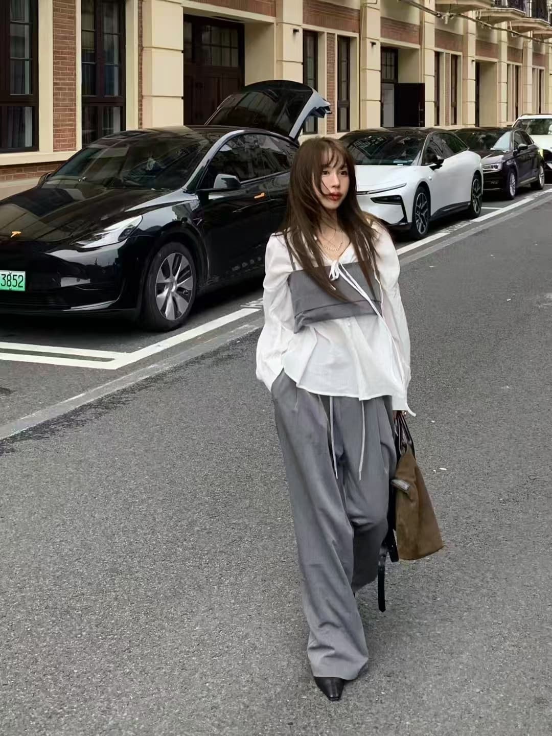 재고 있음 한국 동대문 가을 섹션 낭만적 인 기질 펌프 로프 주름 V넥 레이스업 루즈핏 긴팔 셔츠 맨위 상세 이미지 29