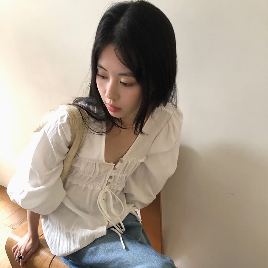 한국 ins 8 월 환영합니다. 가을 진주 암컷 만 단추 주름 V넥 긴팔 끈 셔츠 절묘한 우아함 이미지 4