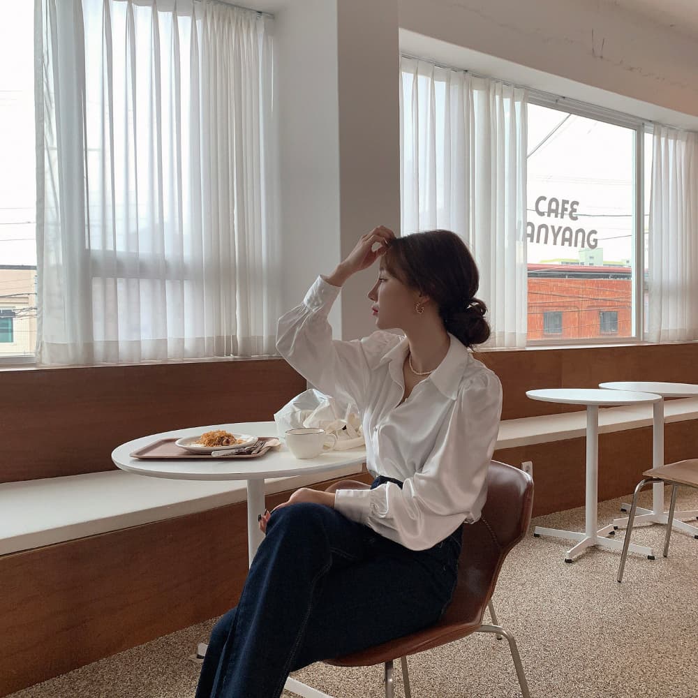 재고 있음 한국 chic 레트로 품격 패션 질감 새틴 패키지 버클 거품 소매 폴로 칼라 셔츠 상세 이미지 42