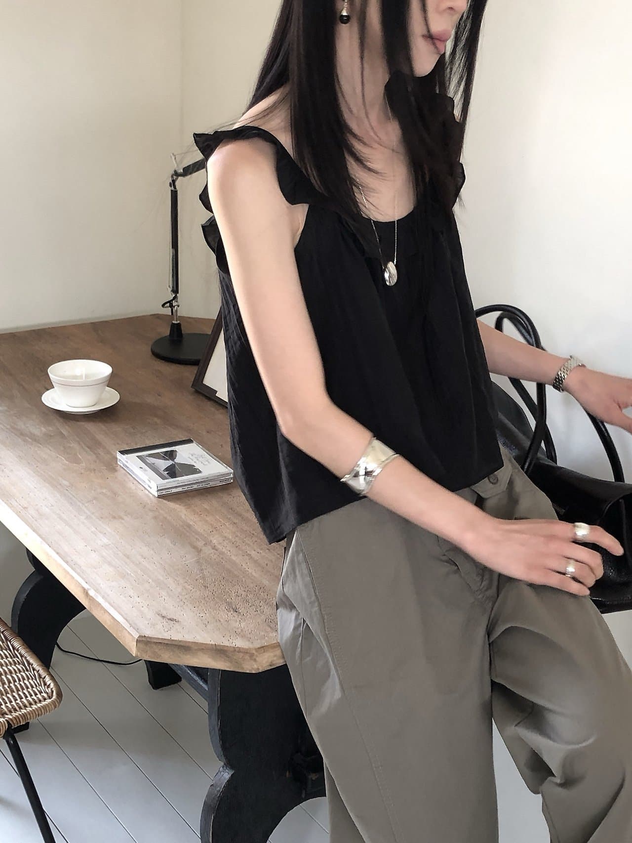 한 부서 부드러운 프릴 질감 센스 작은 셔츠 맨위 루즈핏 민소매 조끼 상세 이미지 17