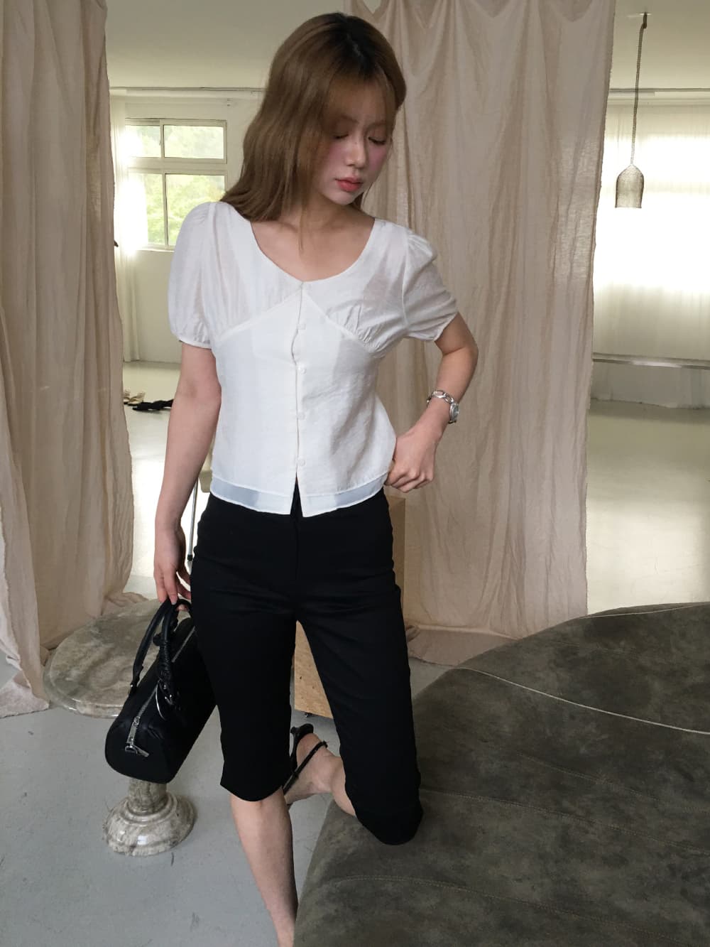한 부서 V넥 레이스업 거품 소매 셔츠 작은 대중 디자인 센스 주름 쇼트 스타일 오픈 가디건 맨위 상세 이미지 15