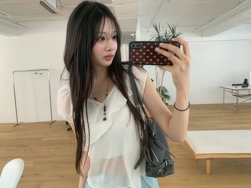 한 부서 행침 목 V넥 프릴 쉬폰 블라우스 허리 수축 쇼트 스타일 레이스업 반팔 맨위 여성 상세 이미지 1
