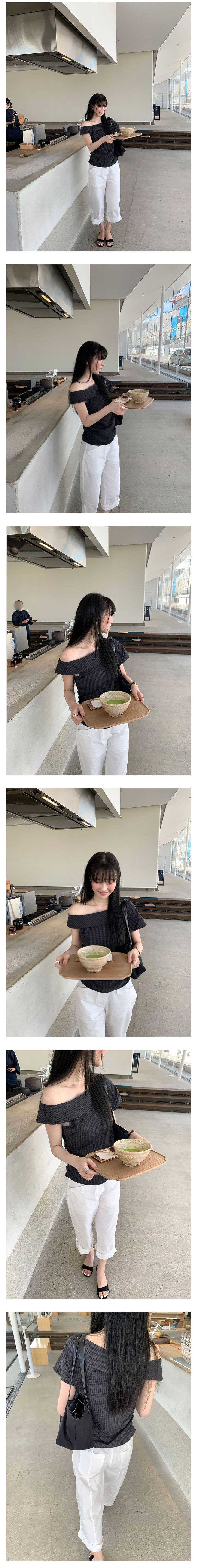 한 부서 비스듬한 어깨 보트넥 체크무늬 맨위 작은 대중 디자인 센스 오프숄더 반팔 셔츠 상세 이미지 3