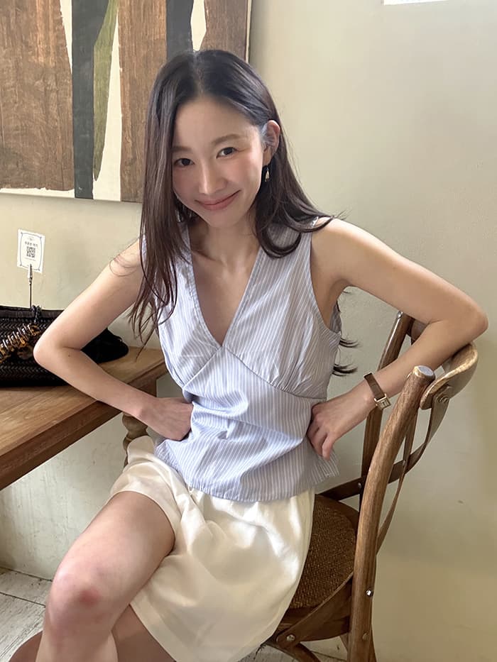 한 부서 세로 줄무늬 민소매 V넥 조끼 다용도 쇼트 스타일 어깨 셔츠 맨위 상세 이미지 7