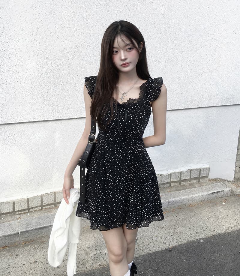 한 부서 레이스 레이스 도트 무늬 작은 검은 드레스 프릴 작은 키 쇼트 스타일 드레스