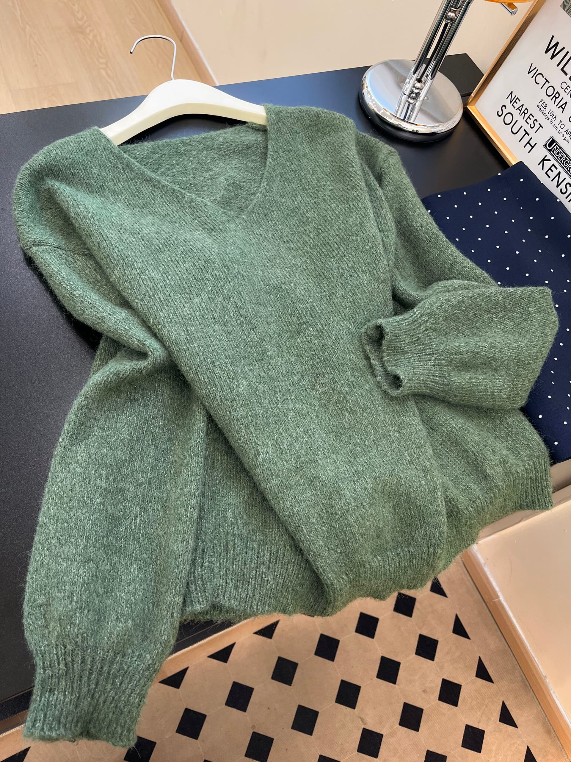 실사 부드러운 찹쌀 착용 가져 가라. 녹색 풀오버 V넥 여성 가을 겨울 느긋한 루즈핏 수 있습니다. 외출용 인사이드 가져 가라. 니트 맨위 상세 이미지 5