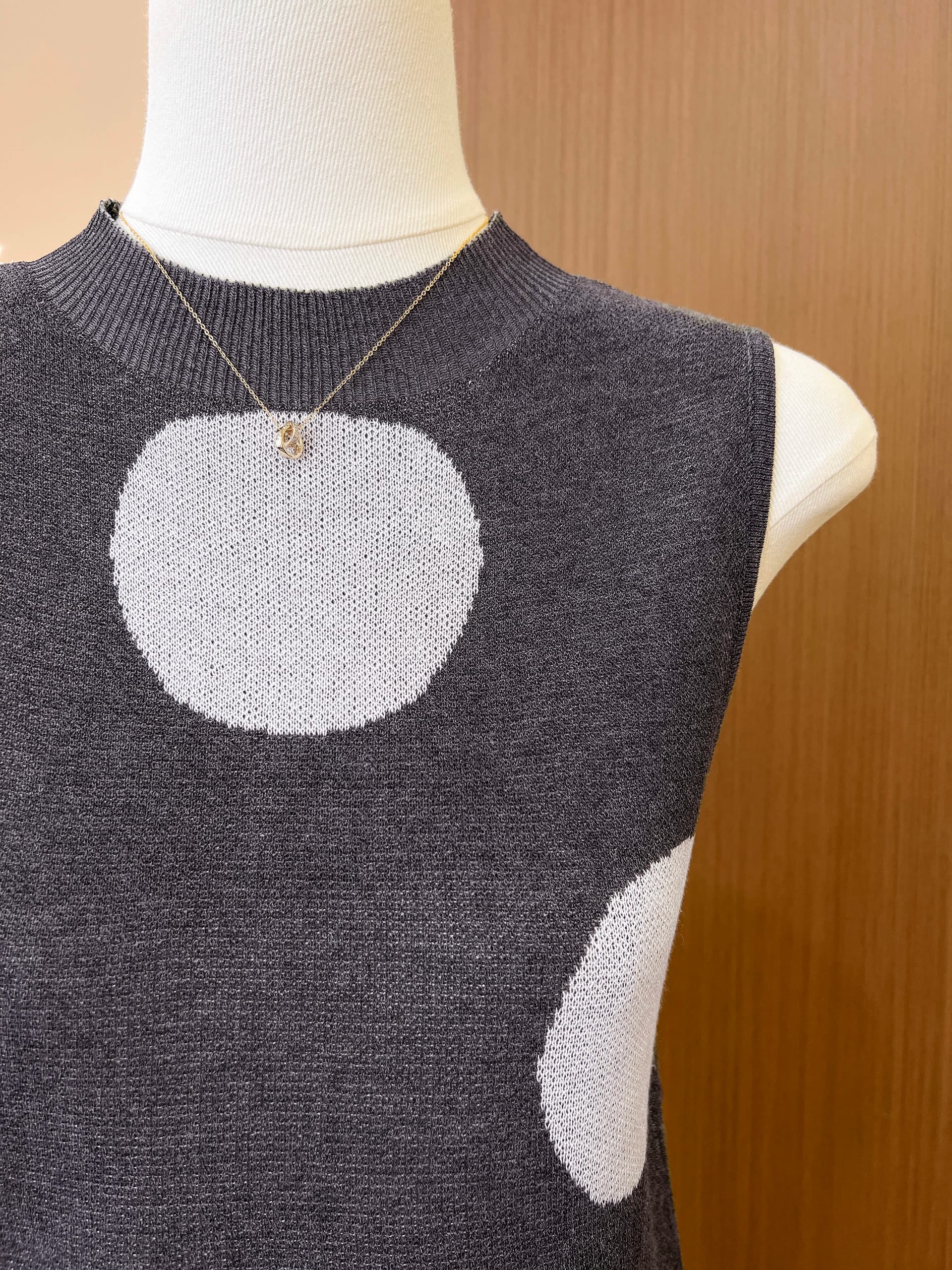 실사 고유 한 아름다운 민소매 캐미솔 여름 2026 새로운 디자인 센스 아름다운 인사이드 가져 가라. 핫걸 맨위 상세 이미지 7