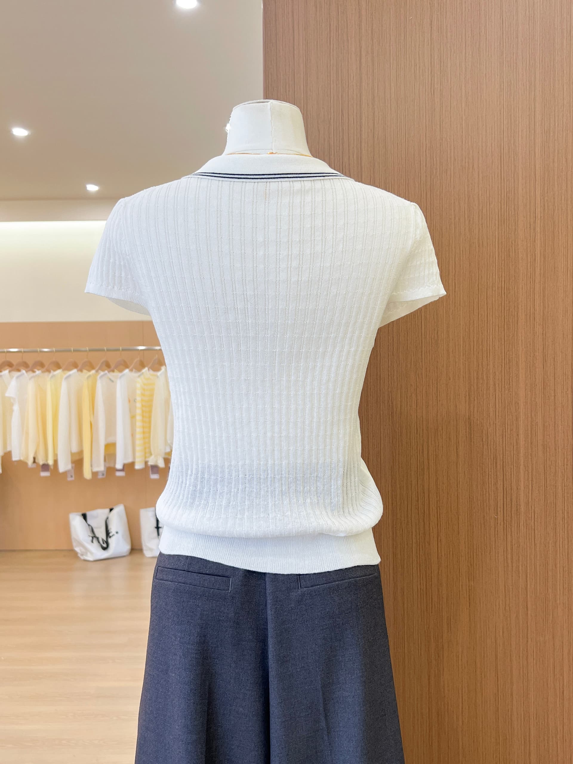 실사 니트 POLO 칼라 배색 구덩이 기사 반팔 티셔츠 여성 2026 여름 새로운 몸매 가꾸기 슬림해 보이는 품격 맨위 상세 이미지 11
