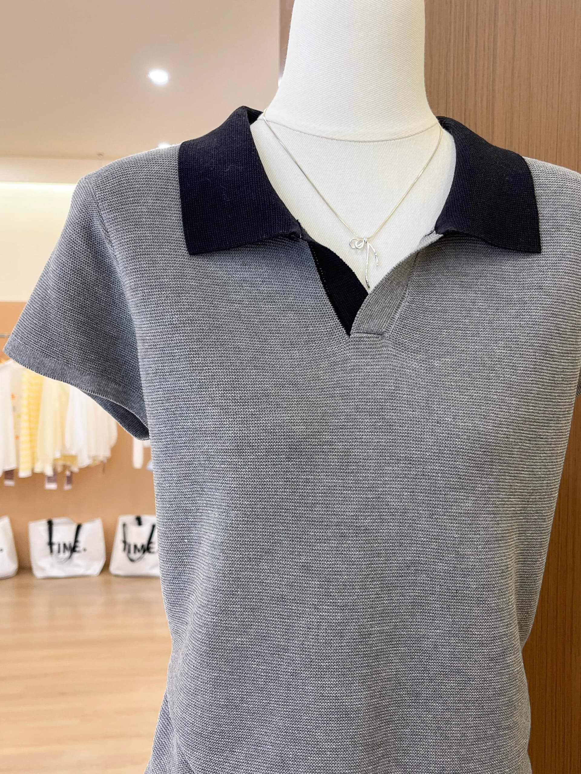 실사 한 부서 배색 패치워크 POLO 칼라 니트 반팔 티셔츠 여성 여름 품격 분위기 센스 긍정적 인 어깨 의류 상세 이미지 15