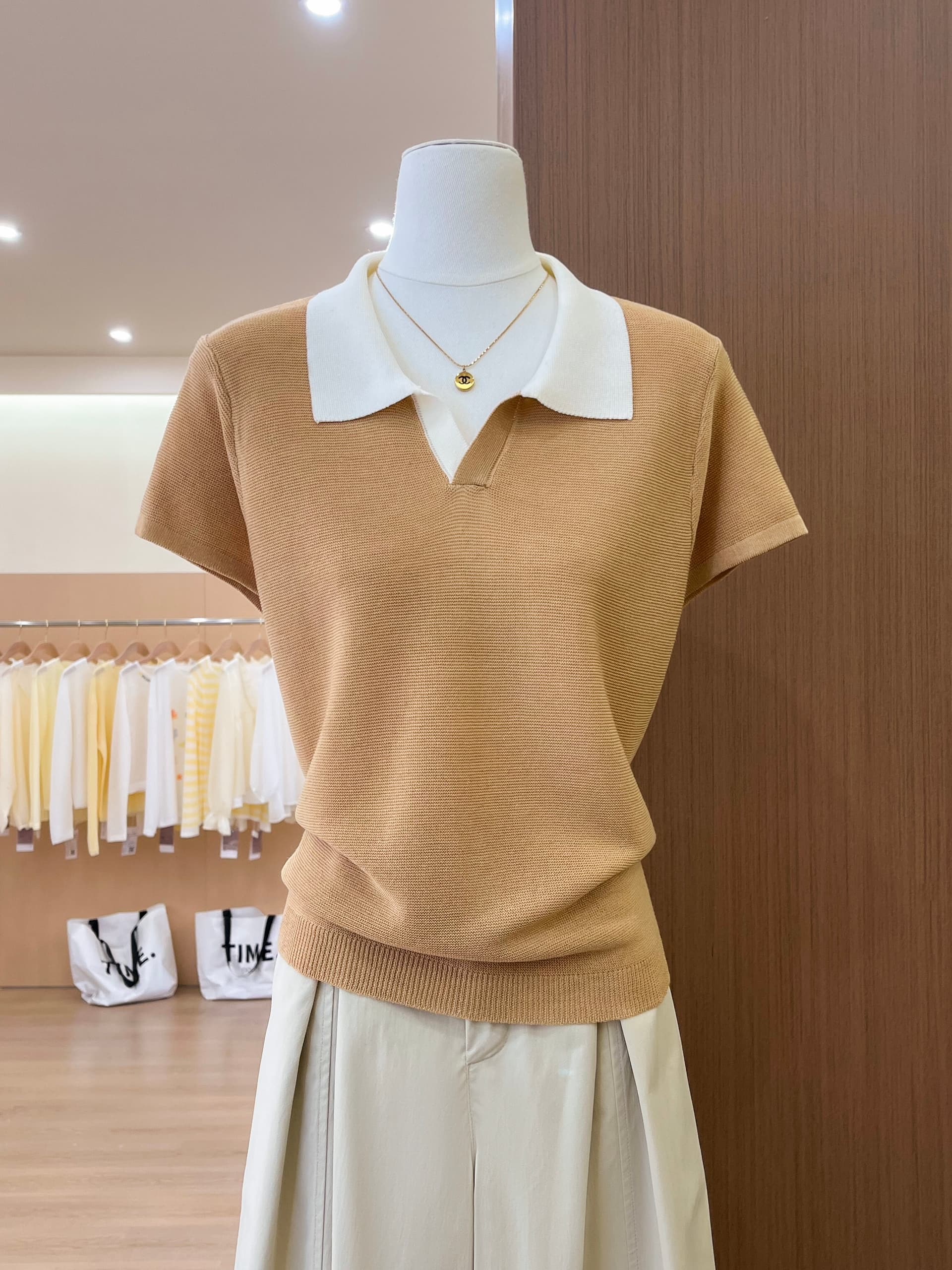 실사 한 부서 배색 패치워크 POLO 칼라 니트 반팔 티셔츠 여성 여름 품격 분위기 센스 긍정적 인 어깨 의류 상세 이미지 17