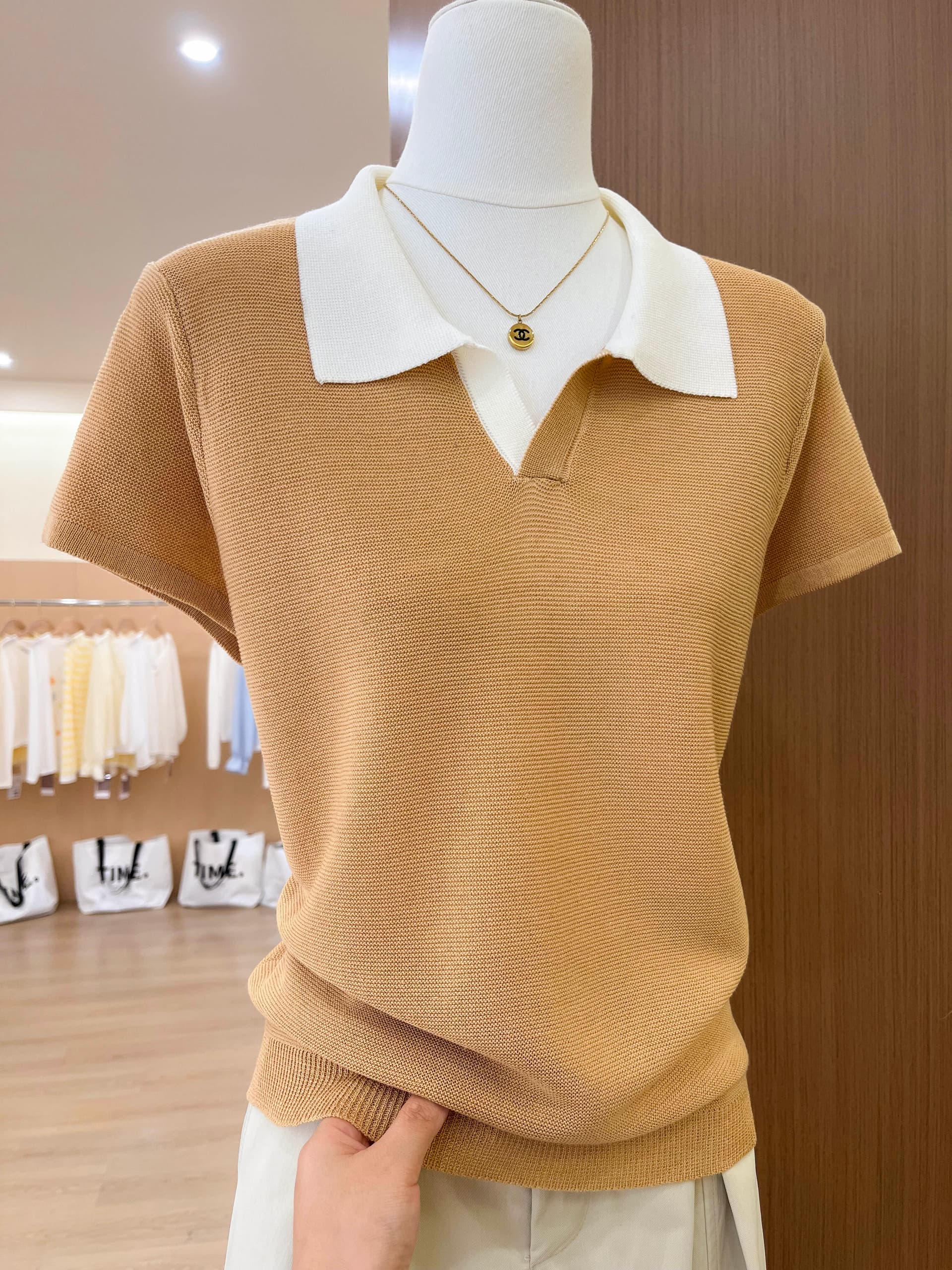 실사 한 부서 배색 패치워크 POLO 칼라 니트 반팔 티셔츠 여성 여름 품격 분위기 센스 긍정적 인 어깨 의류 상세 이미지 18