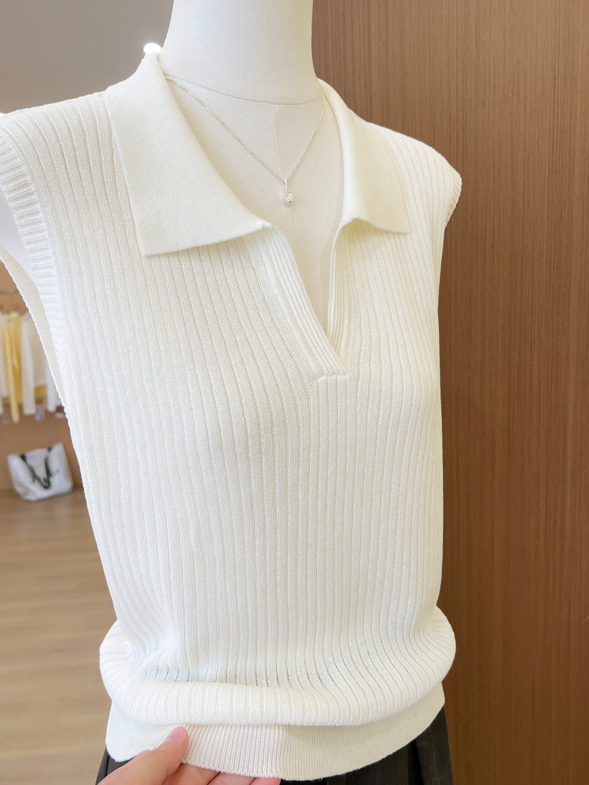 실사 여름 POLO 칼라 민소매 미니멀리즘 슬림해 보이는 조끼 여성 한 부서 몸매 가꾸기 슬림해 보이는 캐주얼 맨위 상세 이미지 9