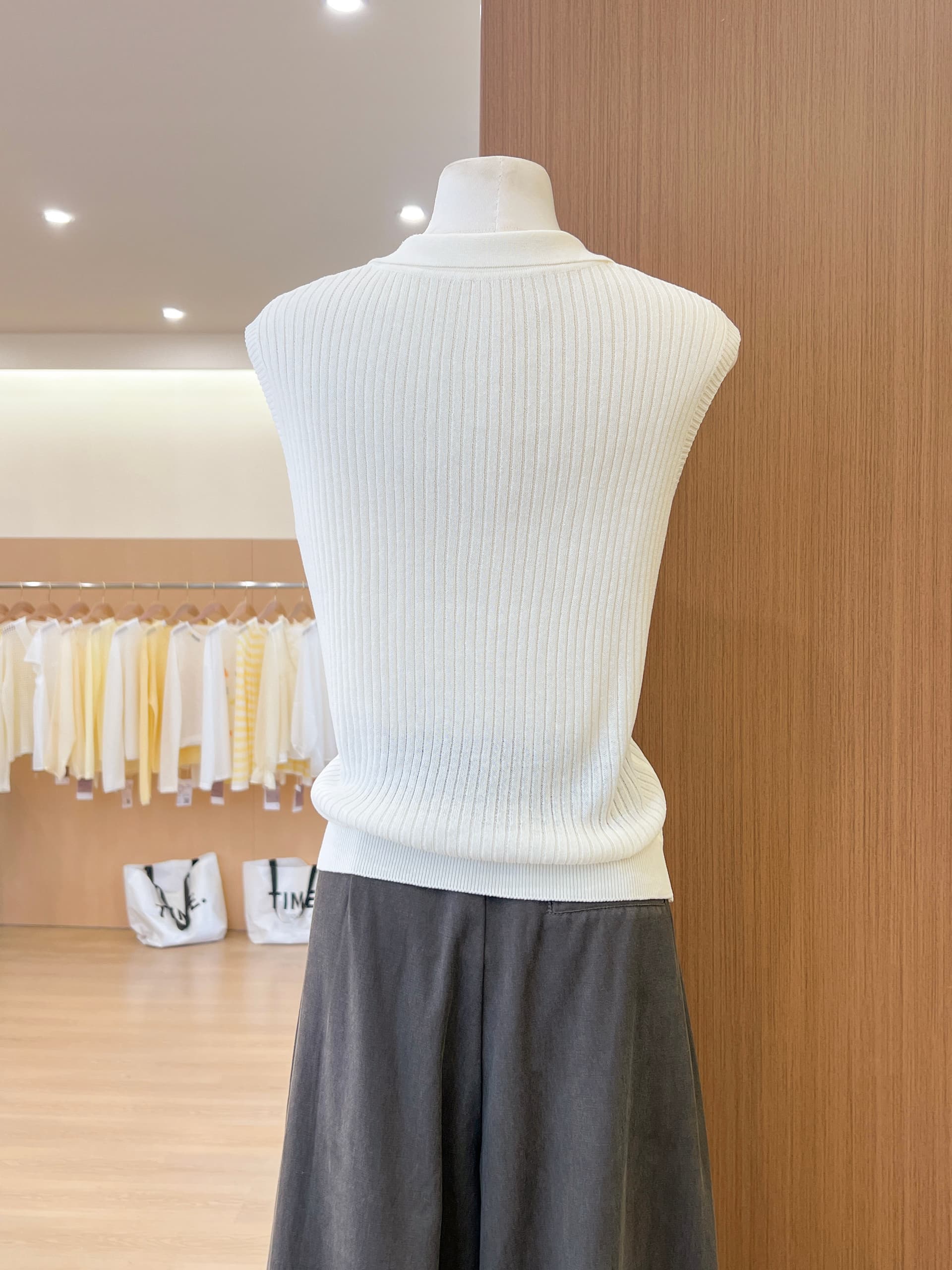실사 여름 POLO 칼라 민소매 미니멀리즘 슬림해 보이는 조끼 여성 한 부서 몸매 가꾸기 슬림해 보이는 캐주얼 맨위 상세 이미지 11