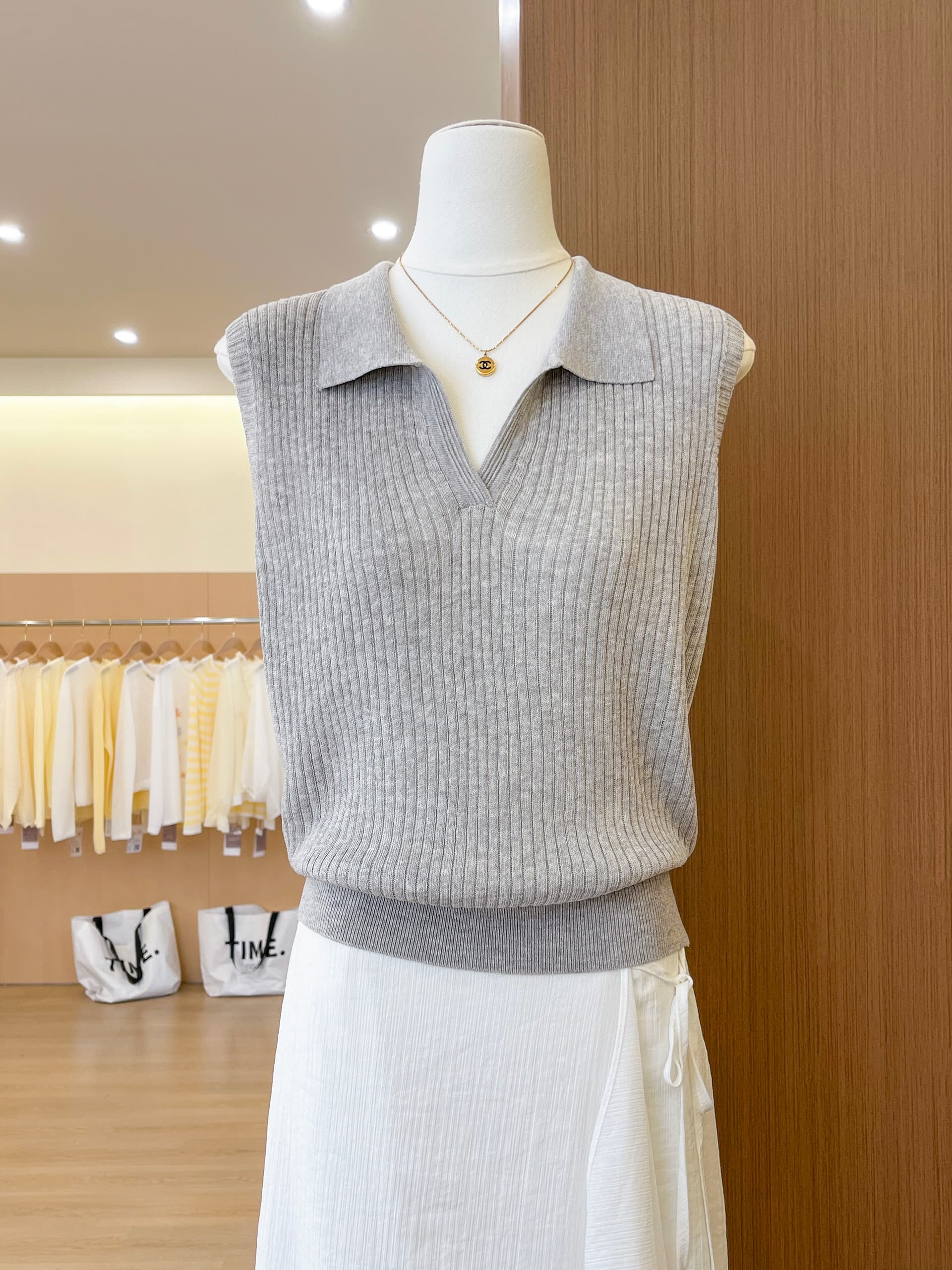 실사 여름 POLO 칼라 민소매 미니멀리즘 슬림해 보이는 조끼 여성 한 부서 몸매 가꾸기 슬림해 보이는 캐주얼 맨위 상세 이미지 20