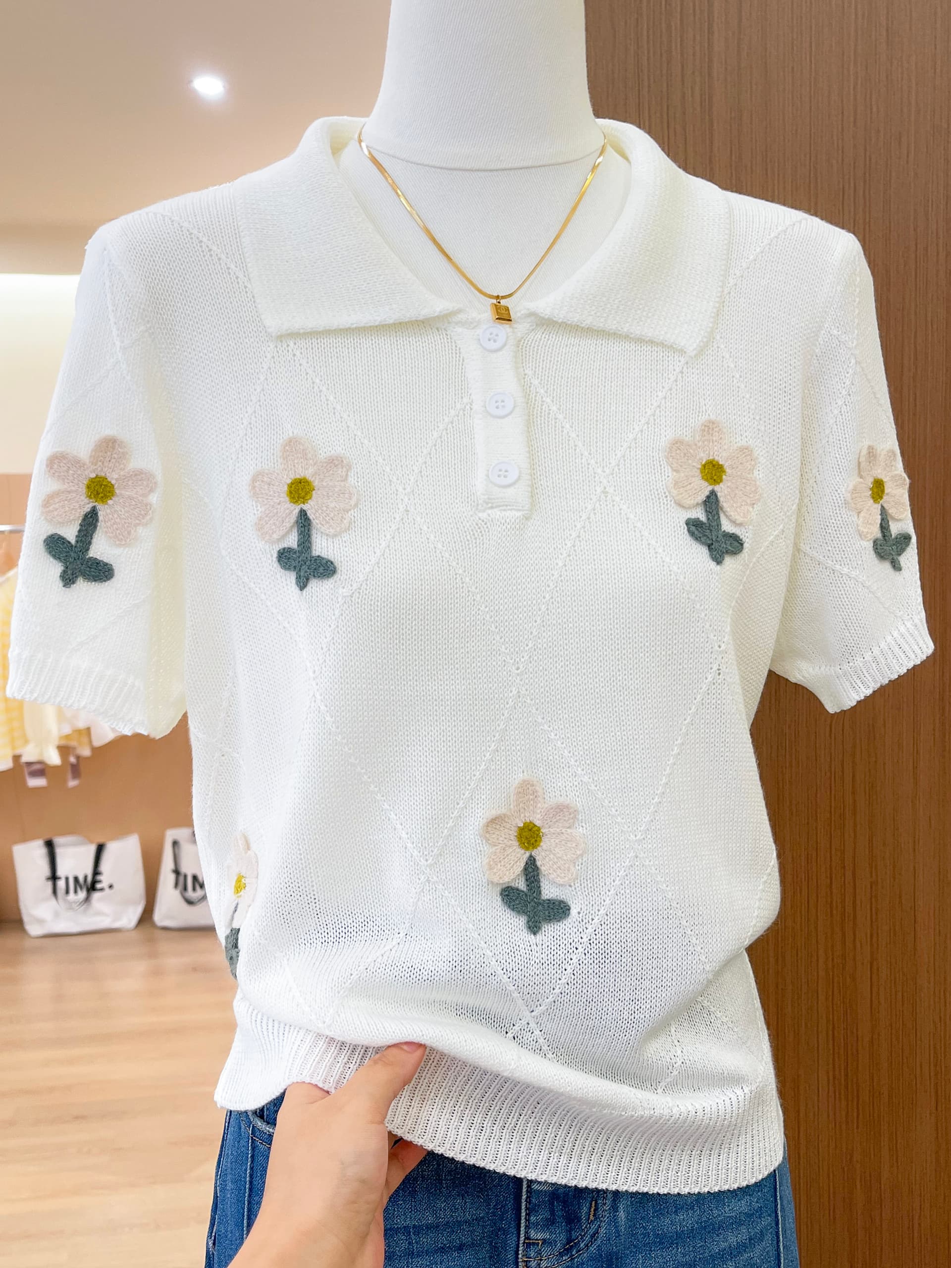 실사 무거운 작업 폴로 칼라 POLO 셔츠 화이트 3 차원 작은 꽃 자수 여름 반팔 니트 티셔츠 여성 의류 상세 이미지 3