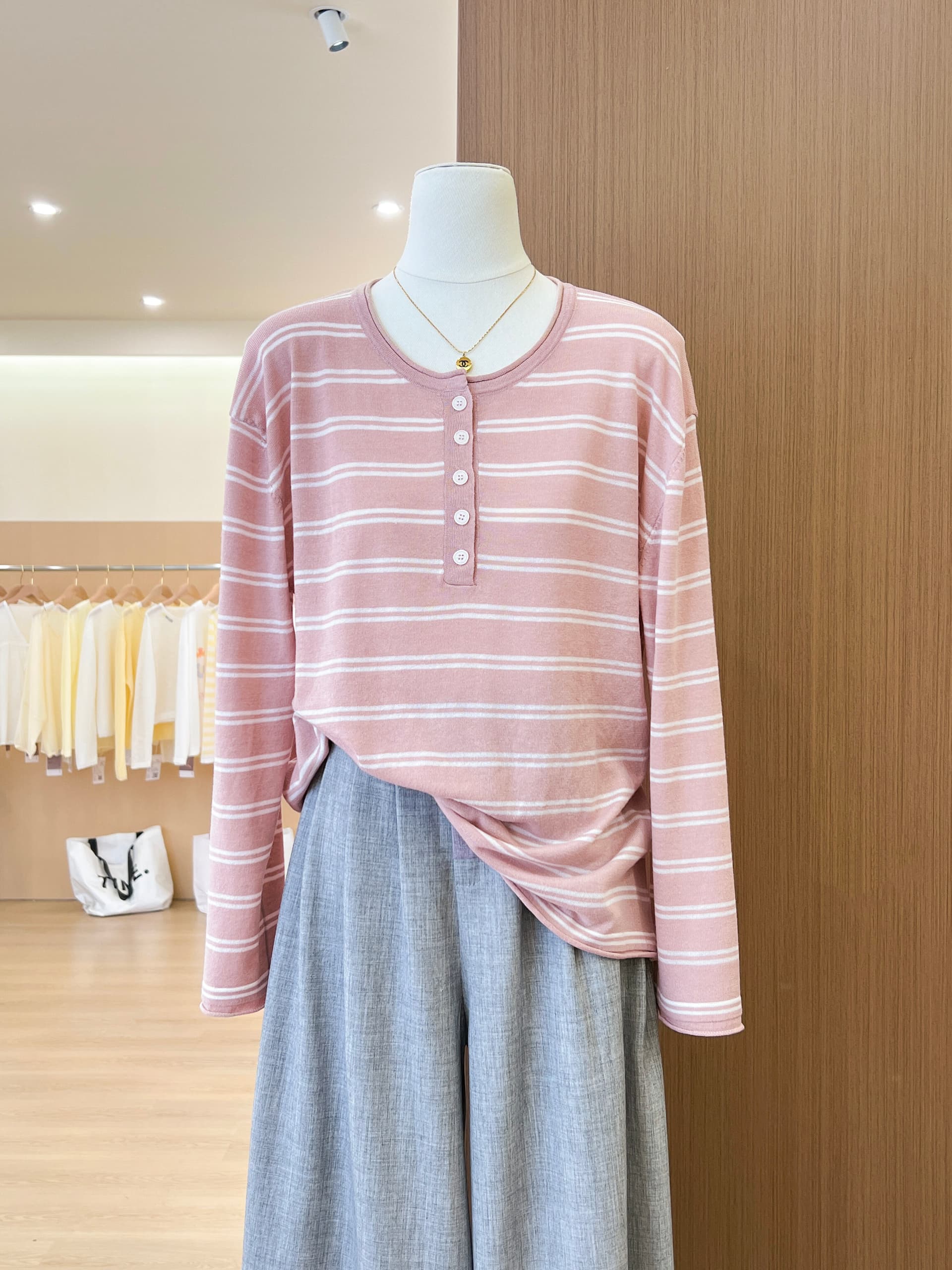 실사 한 부서 chic 핑크색 스트라이프 자외선 차단 긴팔 티셔츠 여성 여름 루즈핏 느긋한 블라우스 외부 잡아라. 의류 상세 이미지 5