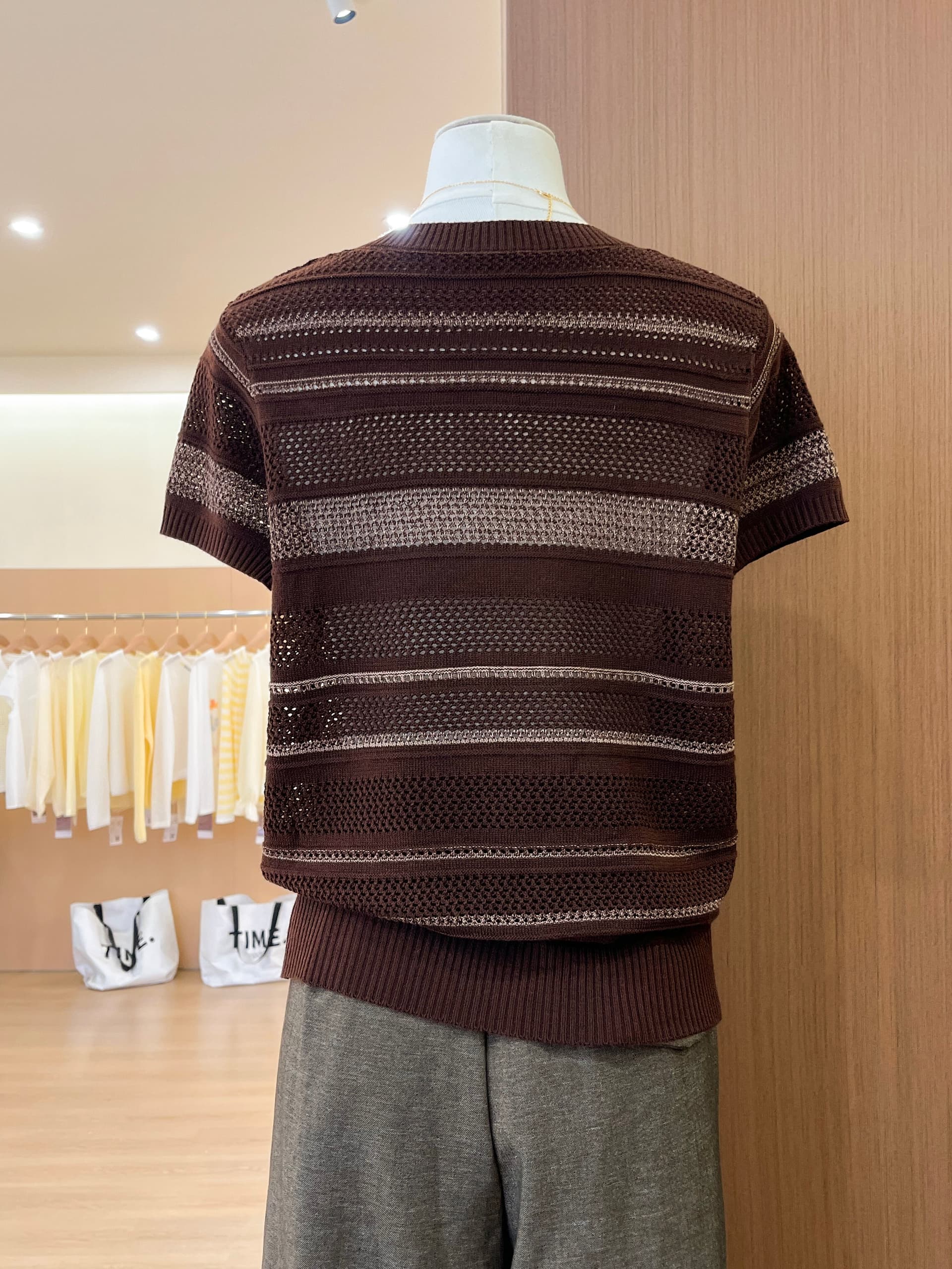 실사 프랑스식 커피 색상 V넥 홀로우 아웃 마이크로 ~을 통해 니트 스웨터 여성 여름 새로운 분위기 센스 다용도 자수 맨위 상세 이미지 12