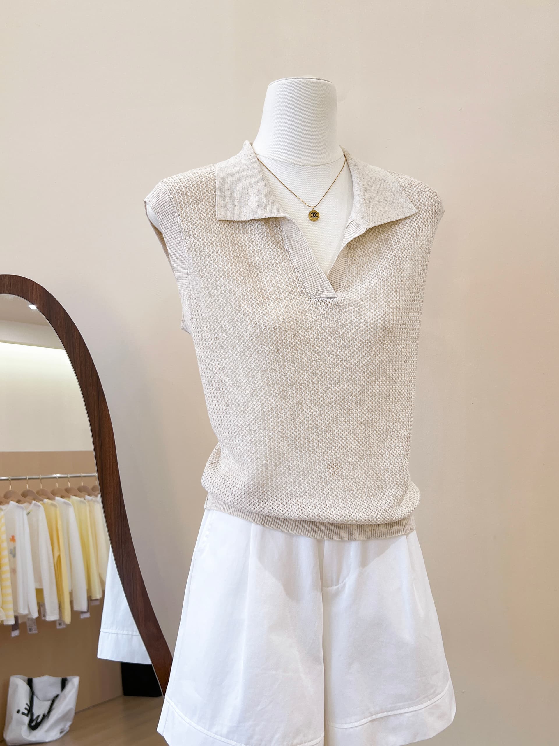 실사 POLO 칼라 홀로우 아웃 조끼 티셔츠 여성 여름 오래된 돈 바람 느긋한 루즈핏 미니멀리즘 어깨 V넥 민소매 맨위 상세 이미지 12