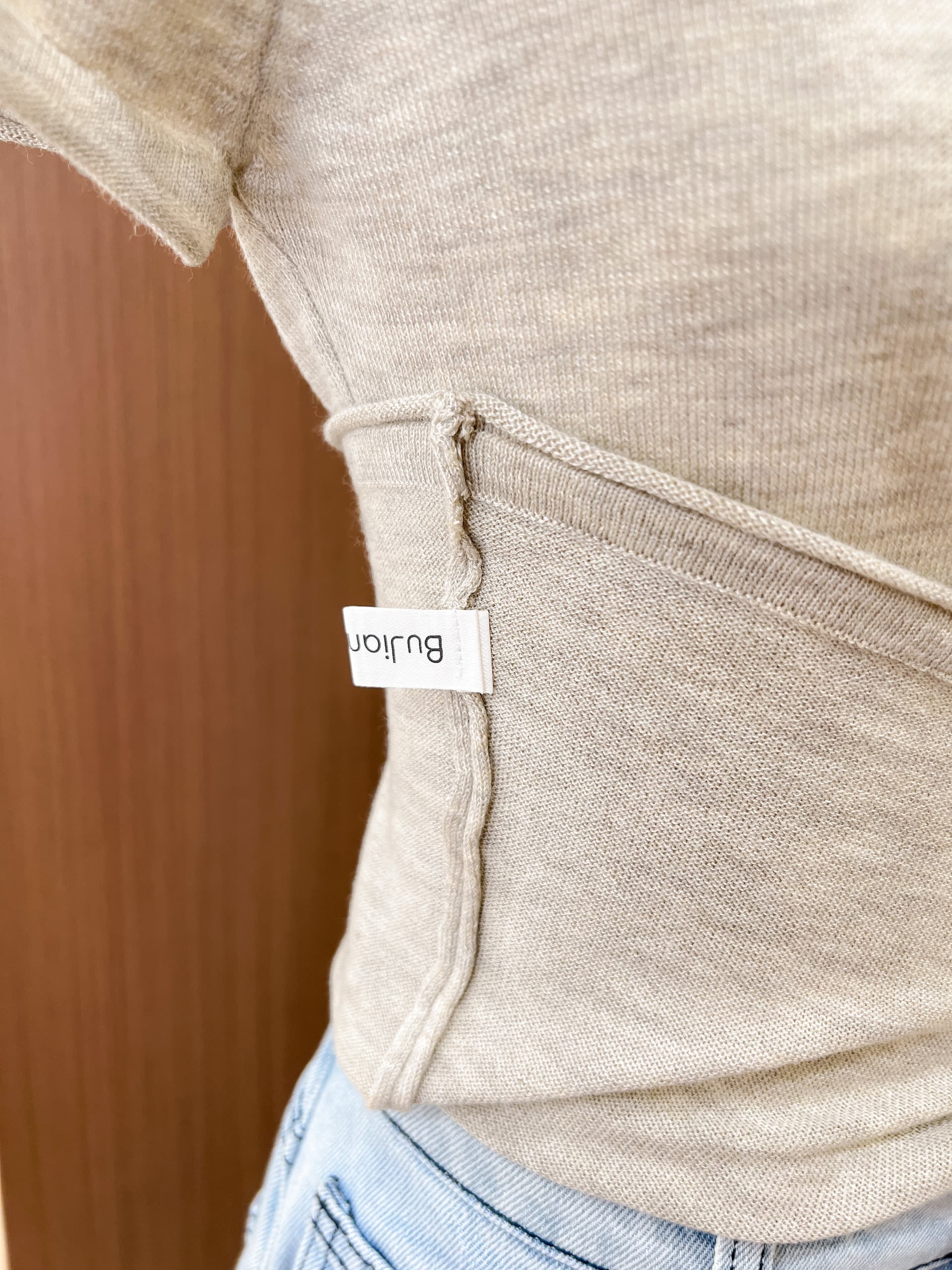 실사 한 부서 배색 헨리 칼라 니트 티셔츠 여성 2026 여름 새로운 몸매 가꾸기 슬림해 보이는 품격 반팔 맨위 상세 이미지 9