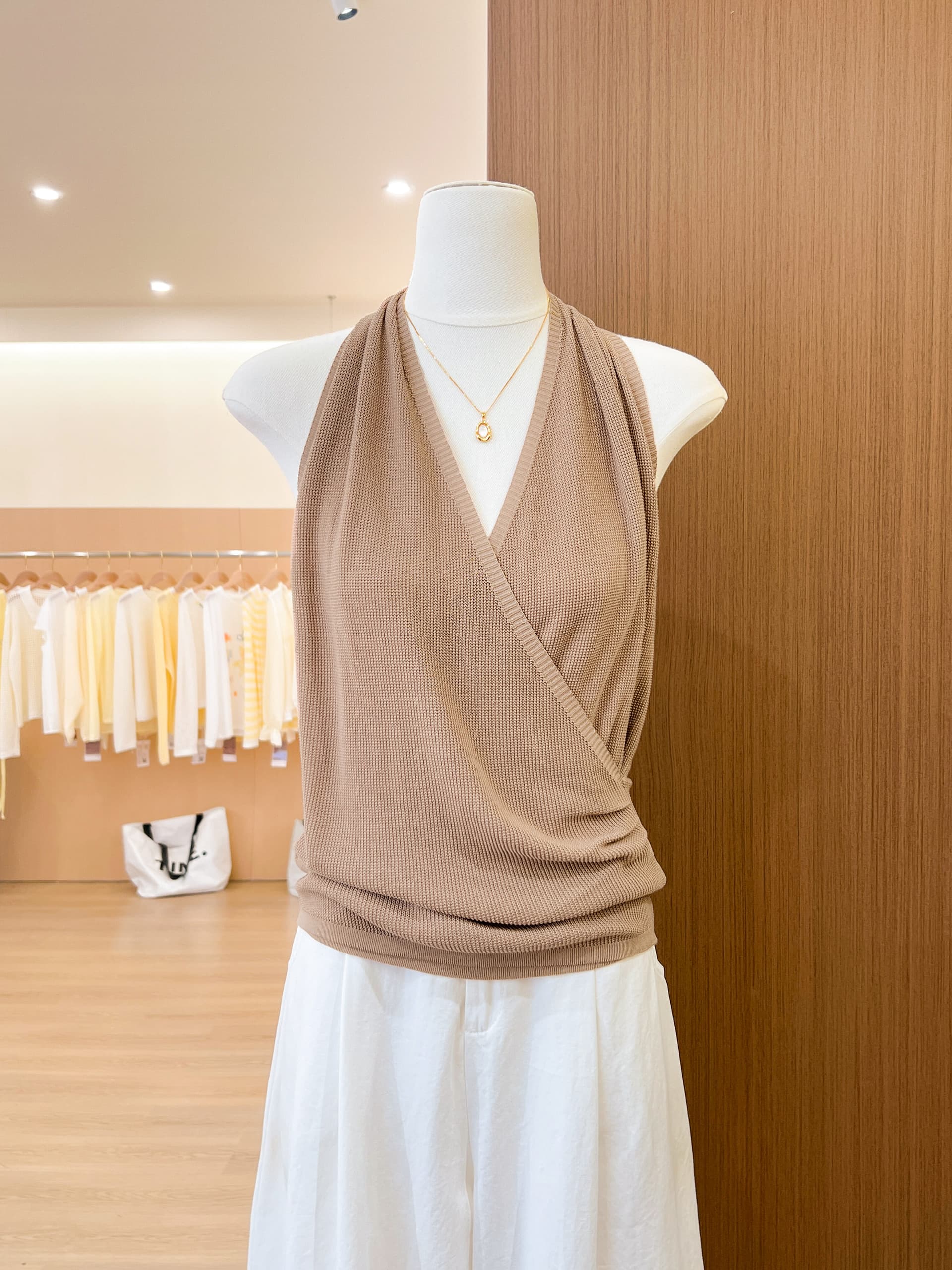 실사 한 부서 행침 목 십자가 V넥 니트 조끼 여성 여름 후아 남편 그리드 측면 트위스트 Pleat 몸매 가꾸기 슬림해 보이는 민소매 맨위 상세 이미지 14