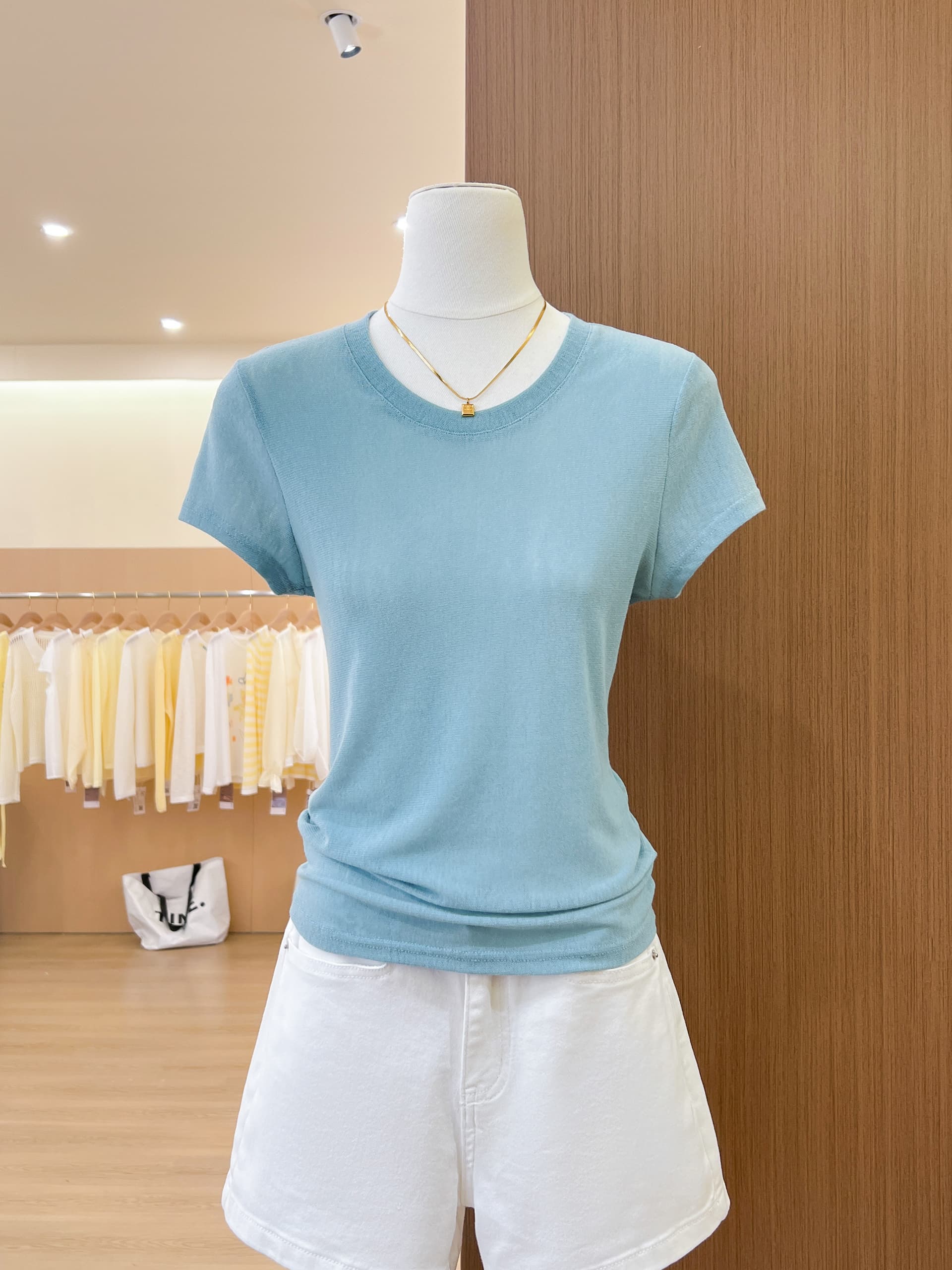 실사 독립적 인 스페셜 조각 뒤로 홀로우 아웃 작은 셔츠 펌프 Pleat 반팔 티셔츠 여성 의류 여름 외국 가스 고귀한 맨위 상세 이미지 16