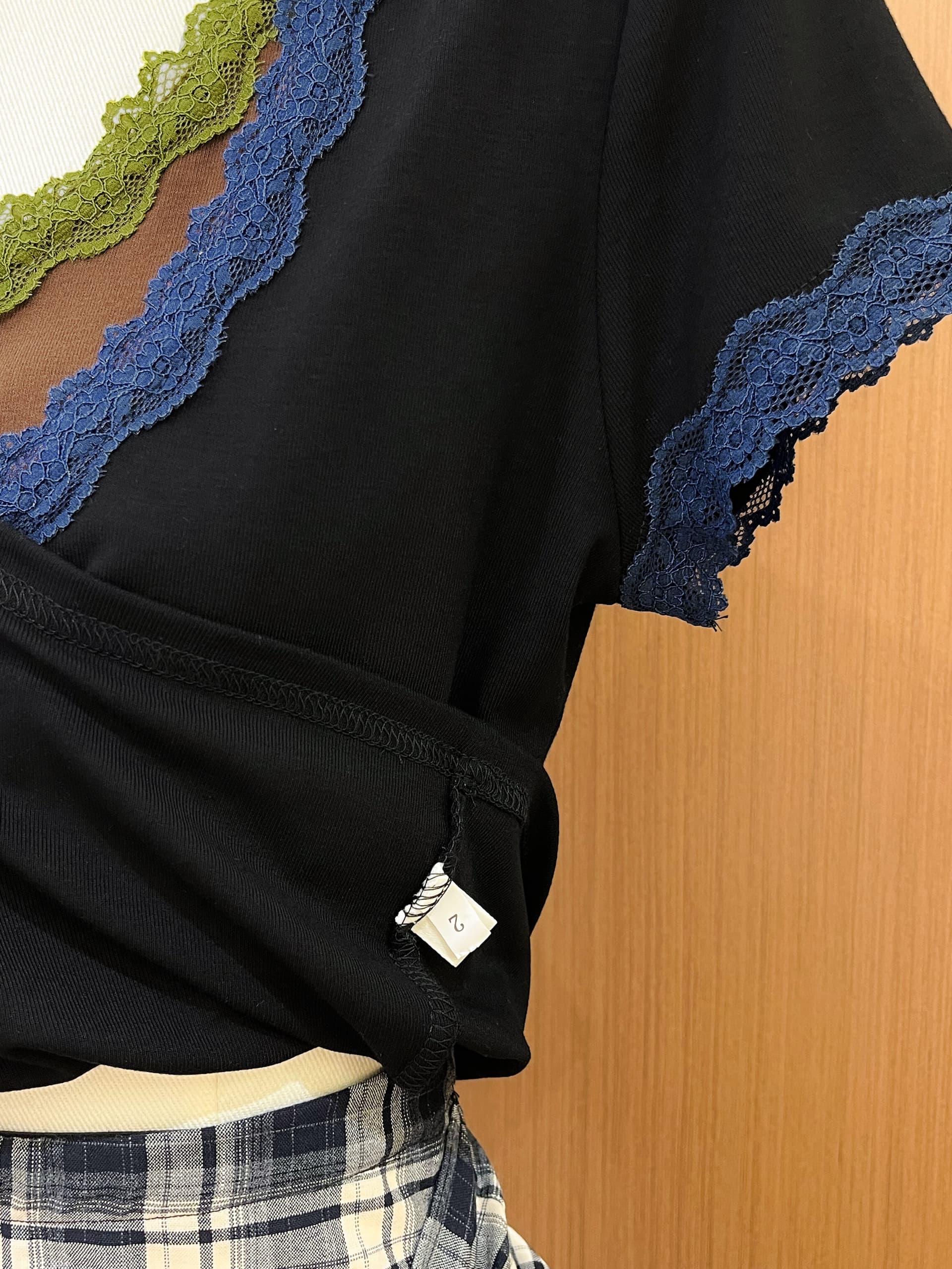 실사 레이스 조각 반팔 여성 디자인 센스 몸매 가꾸기 프랑스식 배색 V넥 품격 섹션 인사이드 잡아라. 의류 상세 이미지 10