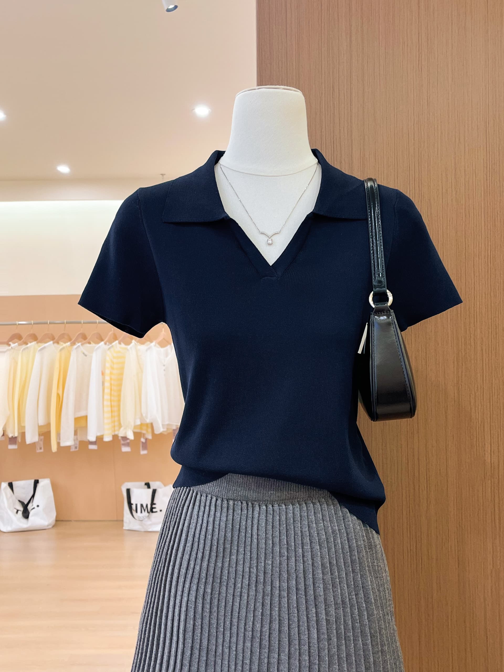 실사 오래된 돈 바람 착용 가져 가라. POLO 칼라 파란색 니트 반팔 티셔츠 여성 여름 품격 얼음 실크 긍정적 인 어깨 의류 이미지 2