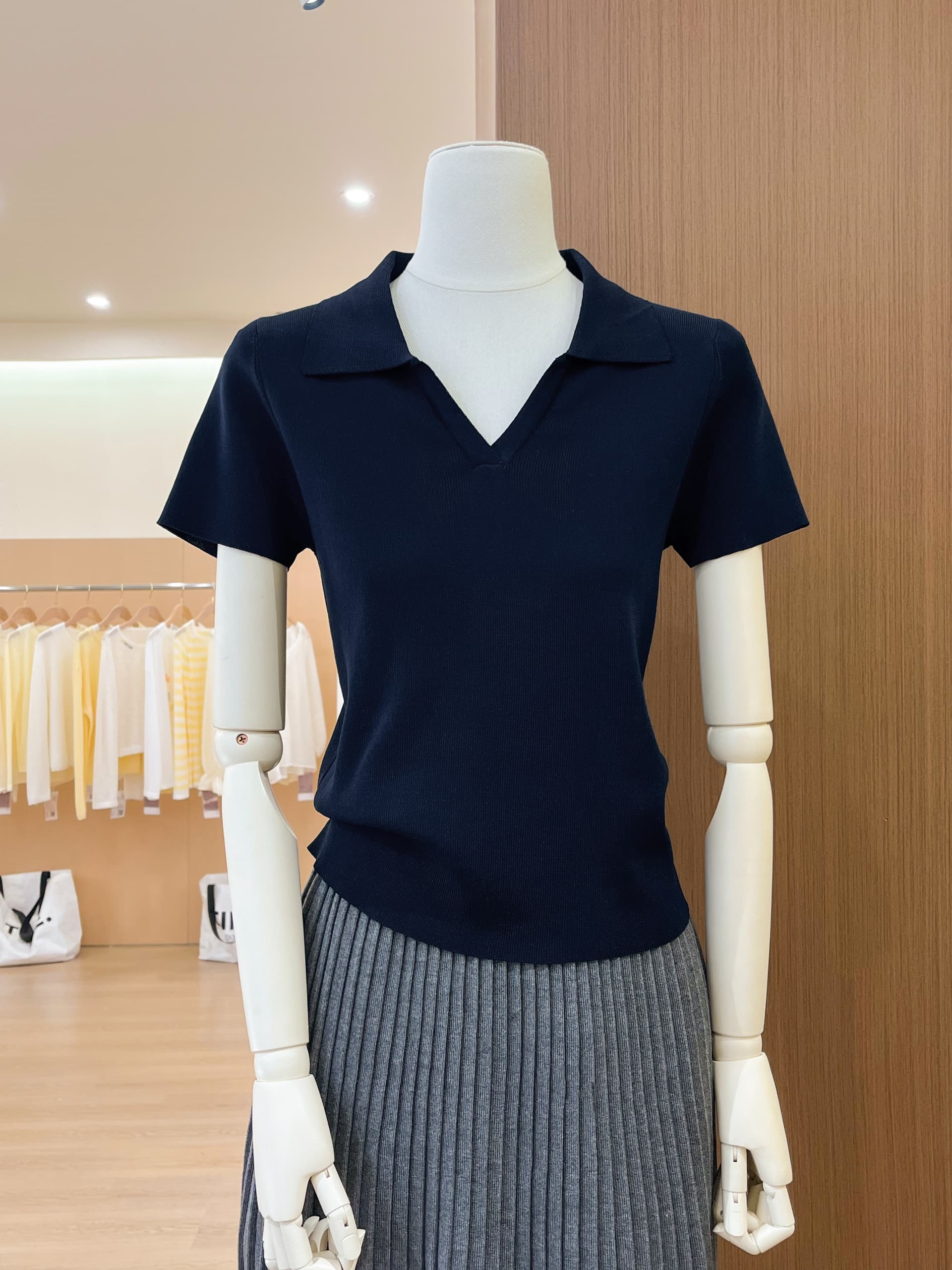 실사 오래된 돈 바람 착용 가져 가라. POLO 칼라 파란색 니트 반팔 티셔츠 여성 여름 품격 얼음 실크 긍정적 인 어깨 의류 상세 이미지 3