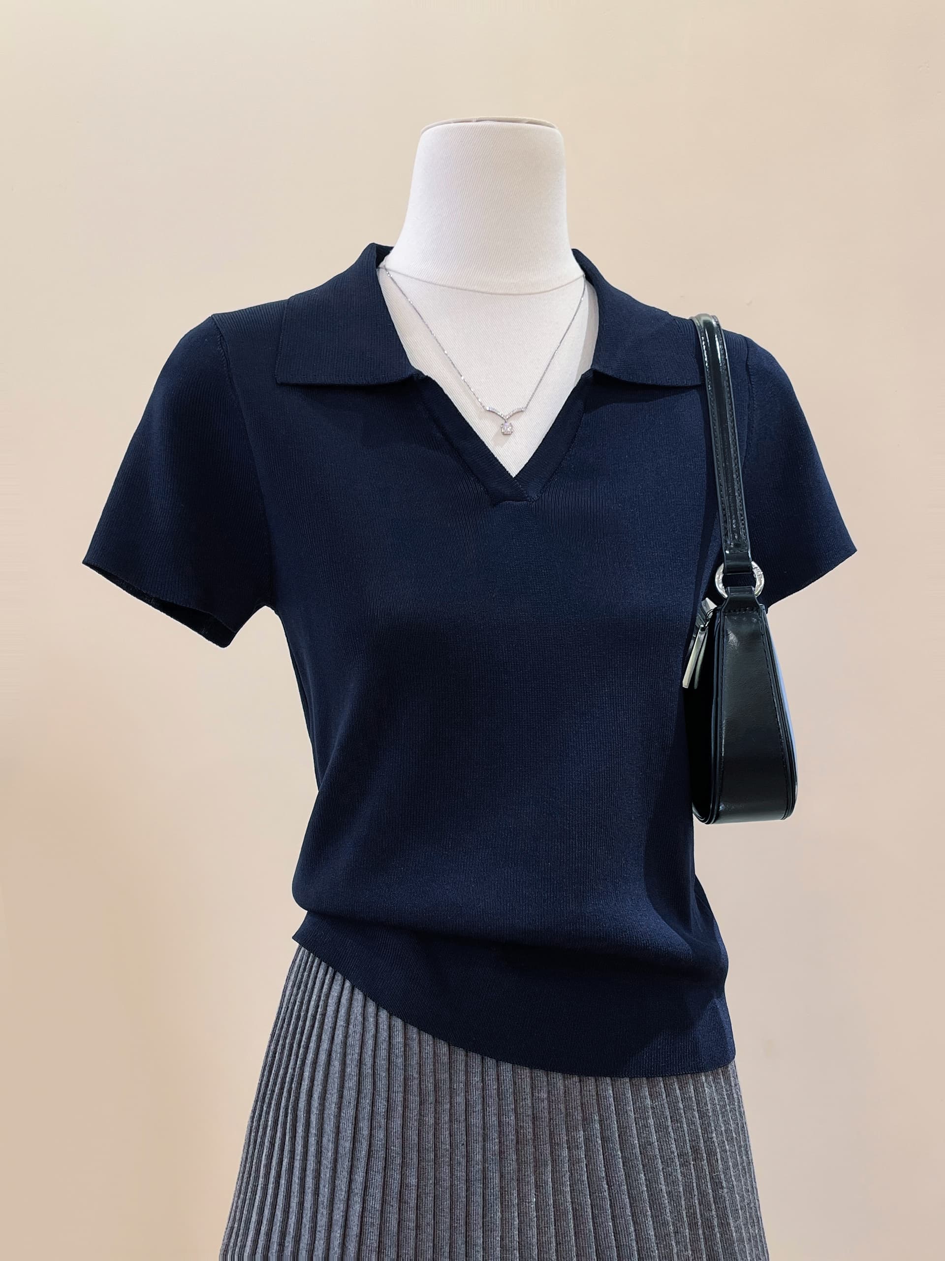 실사 오래된 돈 바람 착용 가져 가라. POLO 칼라 파란색 니트 반팔 티셔츠 여성 여름 품격 얼음 실크 긍정적 인 어깨 의류 상세 이미지 7