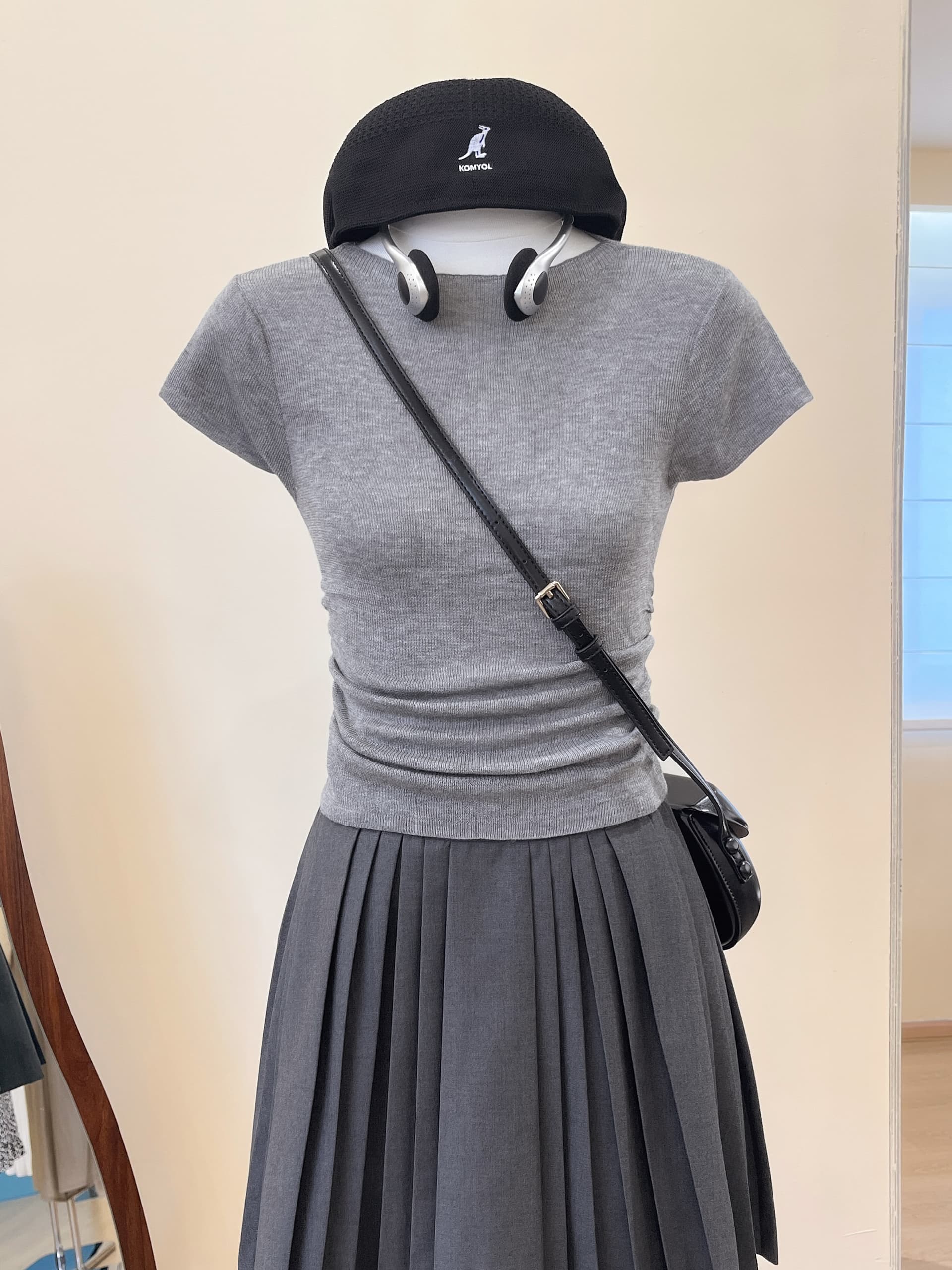 실사 라운드 넥 펌프 Pleat 다용도 패션 순수한 욕망 쇼트 스타일 몸매 가꾸기 슬림해 보이는 니트 스웨터 여성 티셔츠 맨위 상세 이미지 4