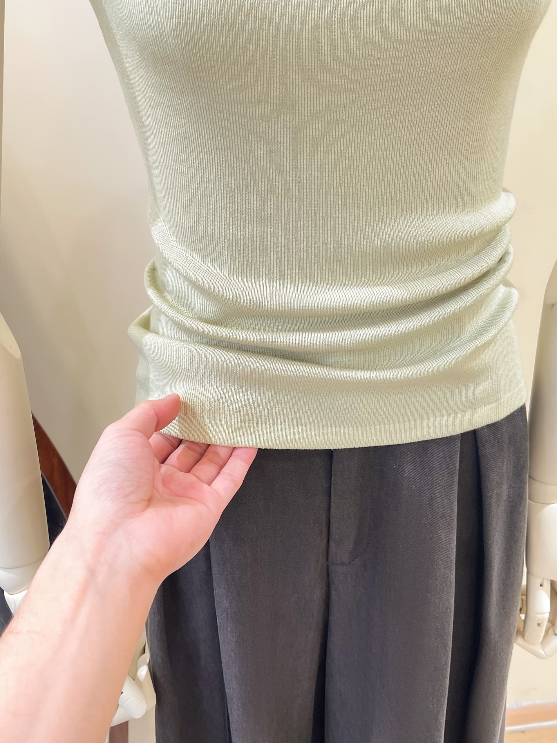 실사 부드러운 흔들다 칼라 표지 어깨 반팔 니트 티셔츠 여성 측면 펌프 Pleat 몸매 가꾸기 디스플레이 품격 도루 센스 맨위 상세 이미지 8
