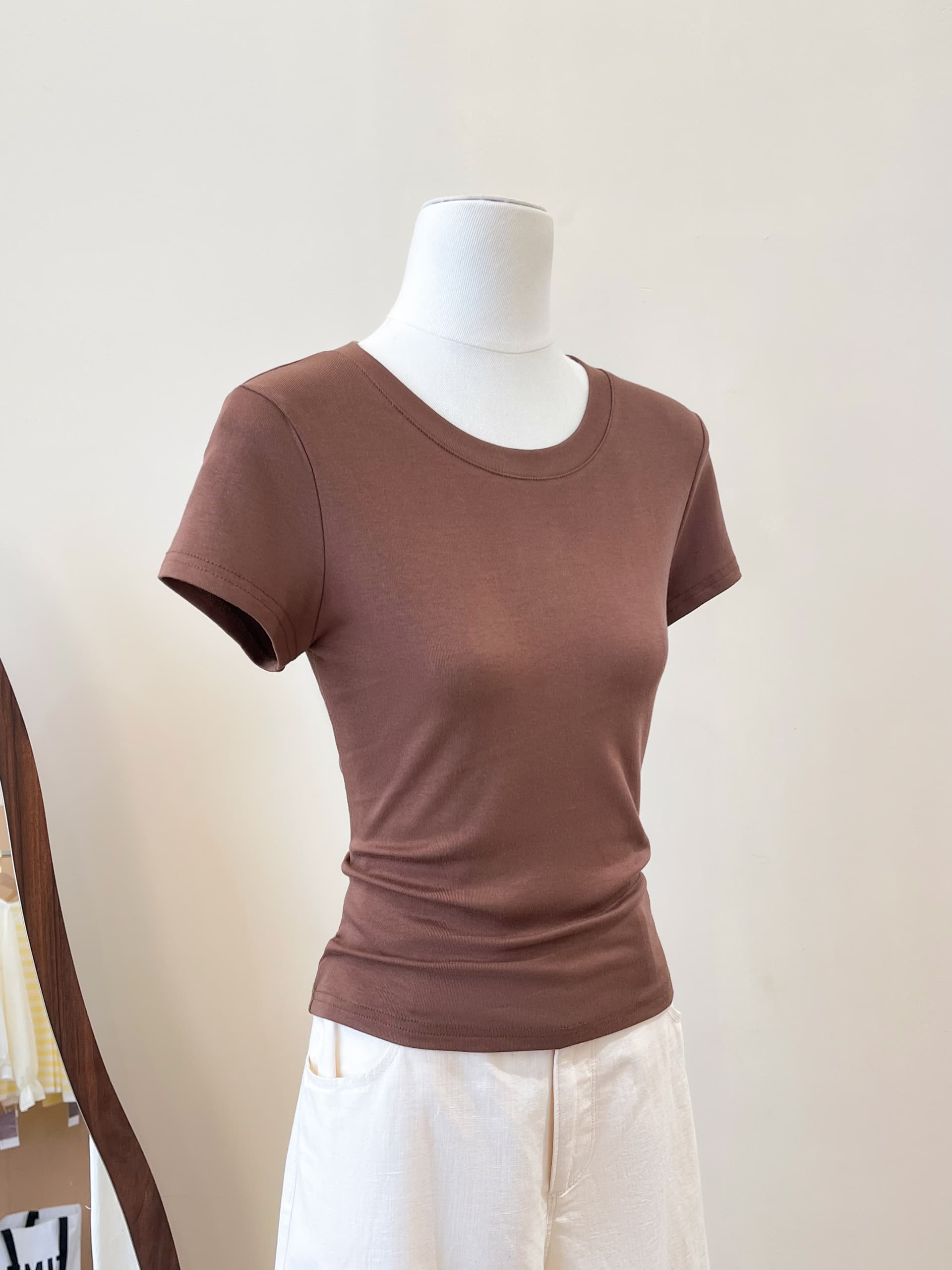실사 독립적 인 스페셜 조각 뒤로 홀로우 아웃 작은 셔츠 펌프 Pleat 반팔 티셔츠 여성 의류 여름 외국 가스 고귀한 맨위 상세 이미지 7