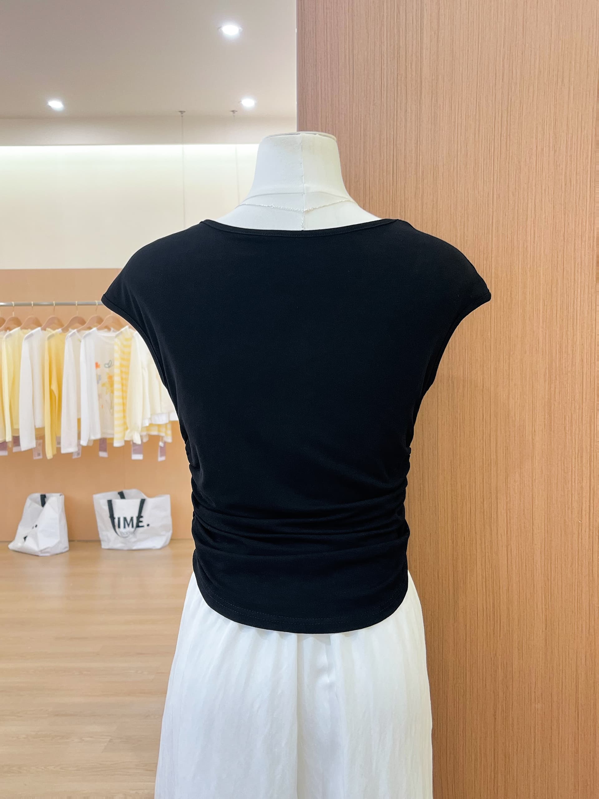 실사 순수한 욕망 바람 u 칼라 긍정적 인 어깨 반팔 티셔츠 여성 여름 대 네클라인 주름 쇼트 스타일 고유 한 꼬집기 허리 위로 의류 상세 이미지 6