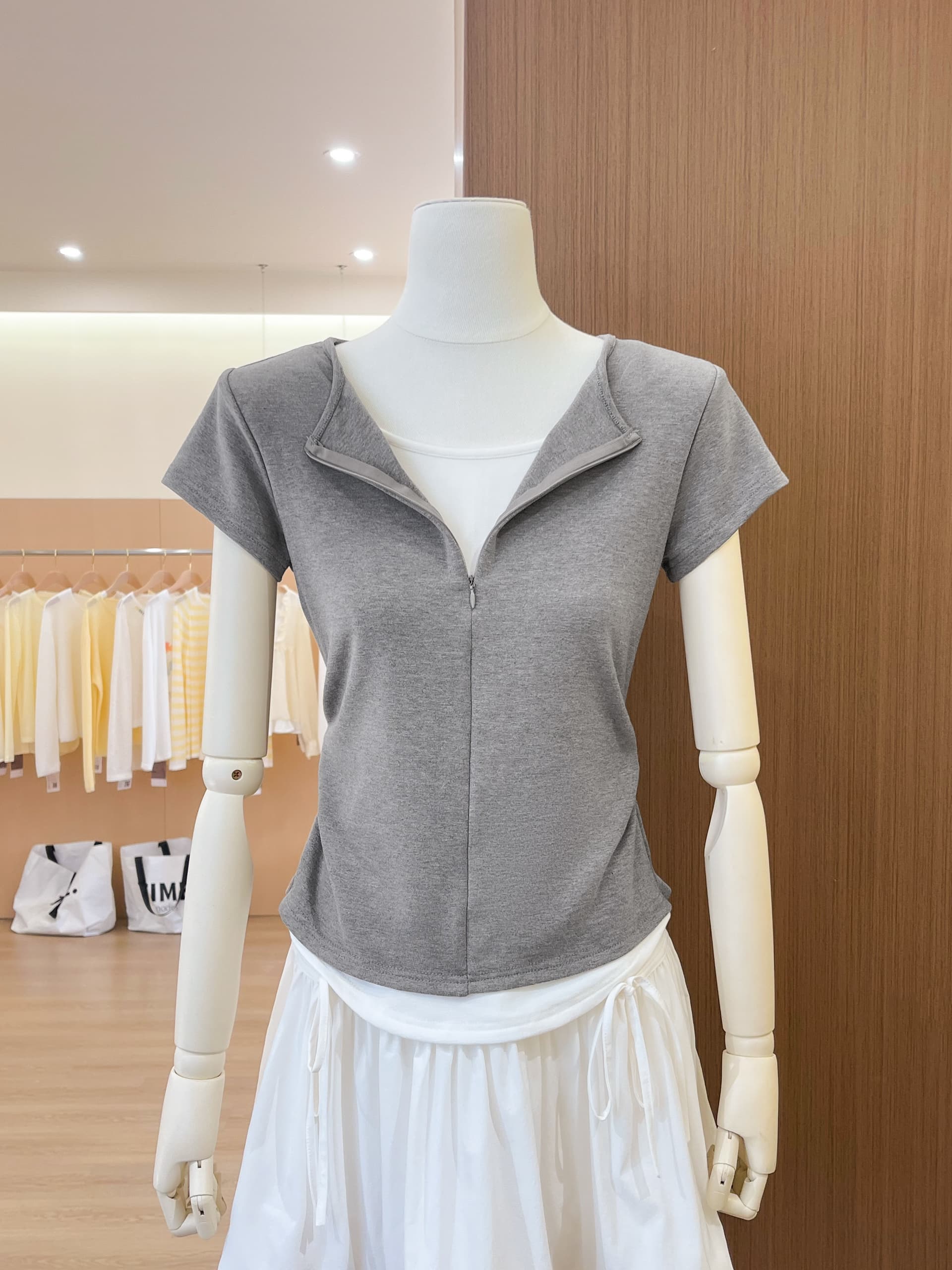 실사 페이크 레이어드 티셔츠 여성 긍정적 인 어깨 디자인 센스 몸매 가꾸기 핀치 Pleat 슬림해 보이는 반팔 하프 지퍼 연삭 털 맨위 상세 이미지 3