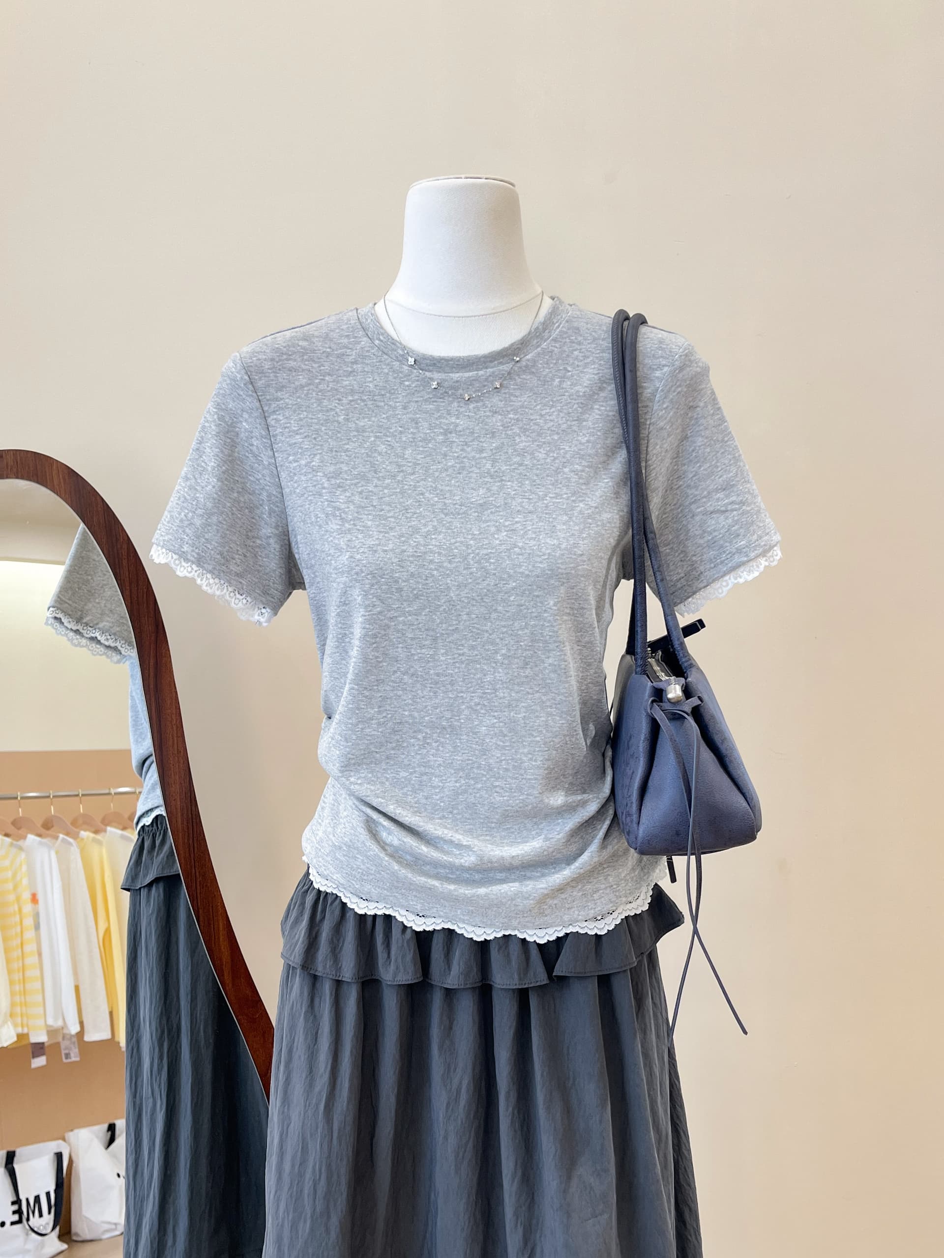 실사 뒤로 홀로우 아웃 긍정적 인 어깨 반팔 티셔츠 여성 여름 착용 가져 가라. 디자인 센스 작은 대중 레이스 레이스 맨위 상세 이미지 6