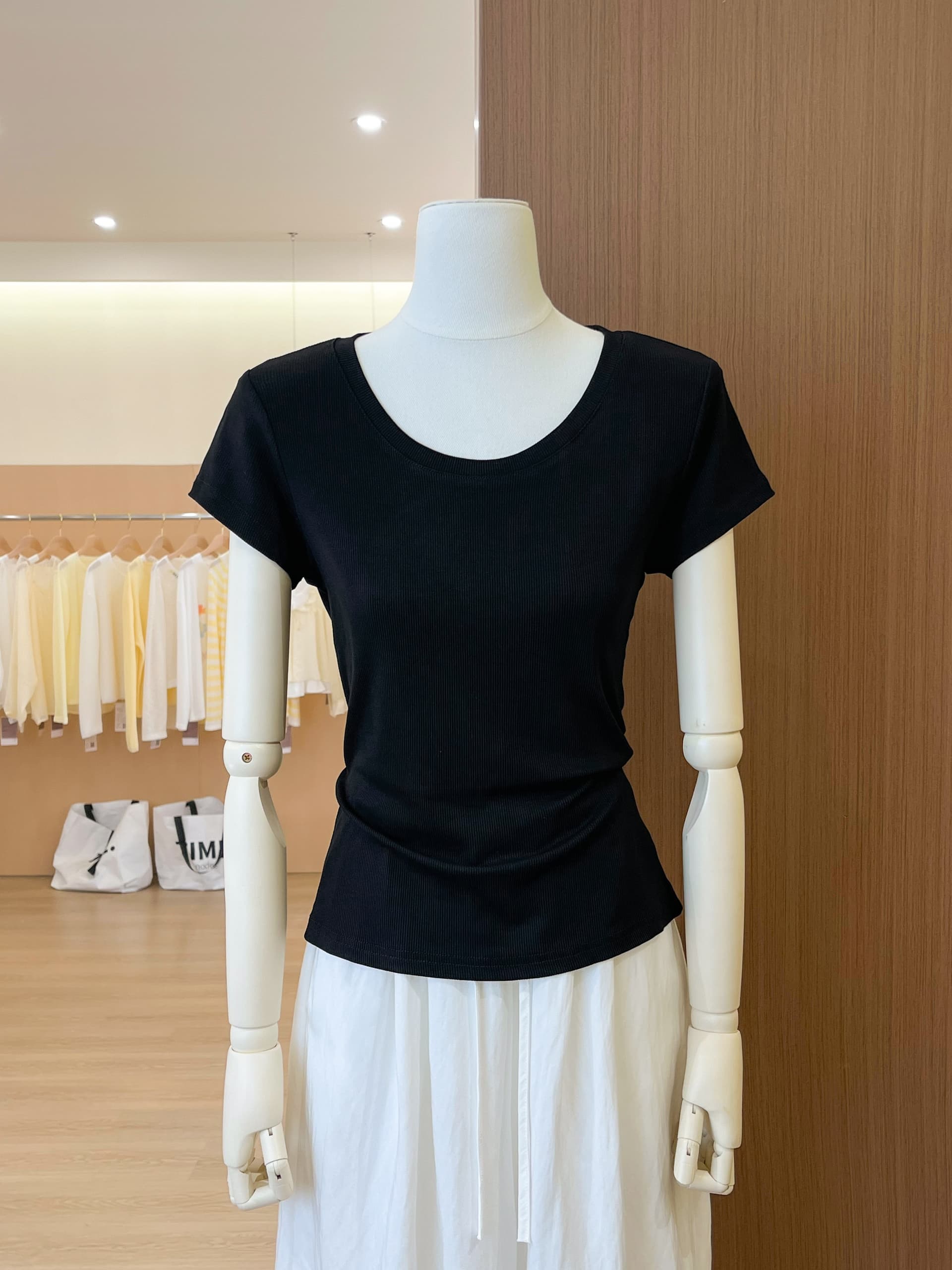 실사 도파민 단색 긍정적 인 어깨 u 칼라 반팔 여성 티셔츠 여름 몸매 가꾸기 슬림해 보이는 한 부서 chic Chic 작은 맨위 상세 이미지 3