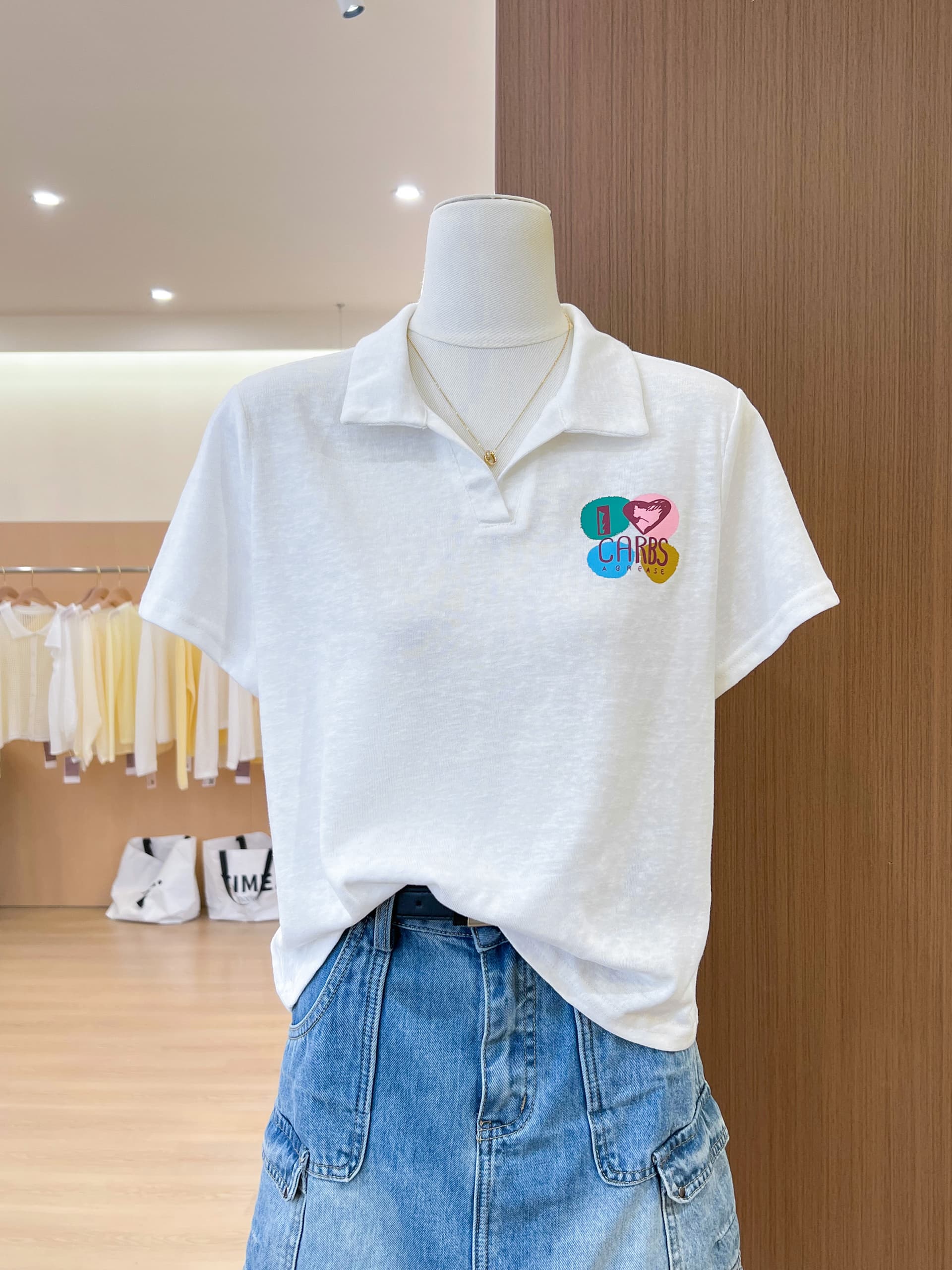실사 POLO 칼라 유럽 역 폭발 반팔 티셔츠 여성 여름 화이트 프린트 디자인 센스 맨위 상세 이미지 5