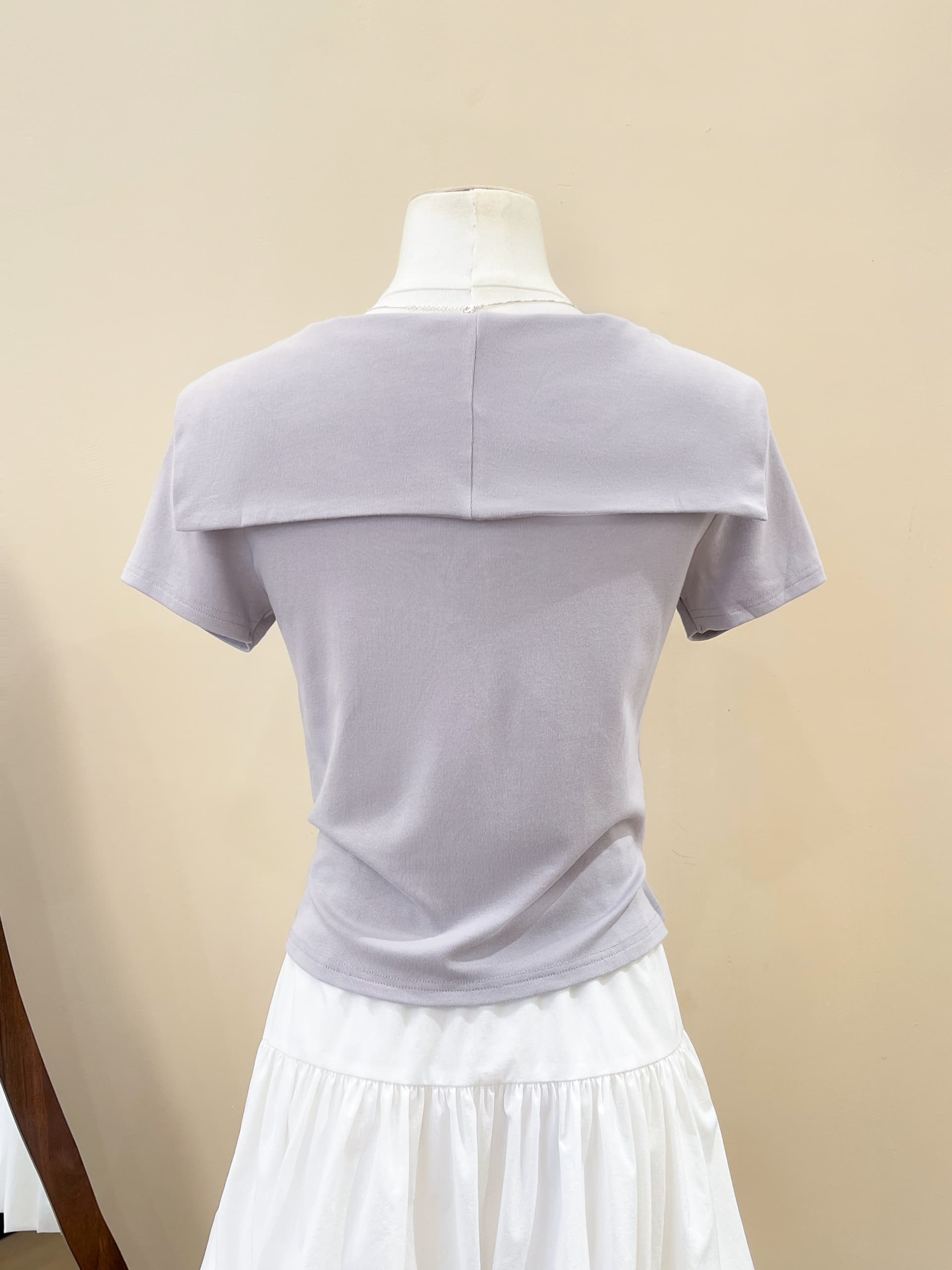 실사 광장 칼라 긍정적 인 어깨 니트 반팔 티셔츠 여성 여름 디자인 센스 작은 대중 몸매 가꾸기 스트랩 맨위 상세 이미지 9