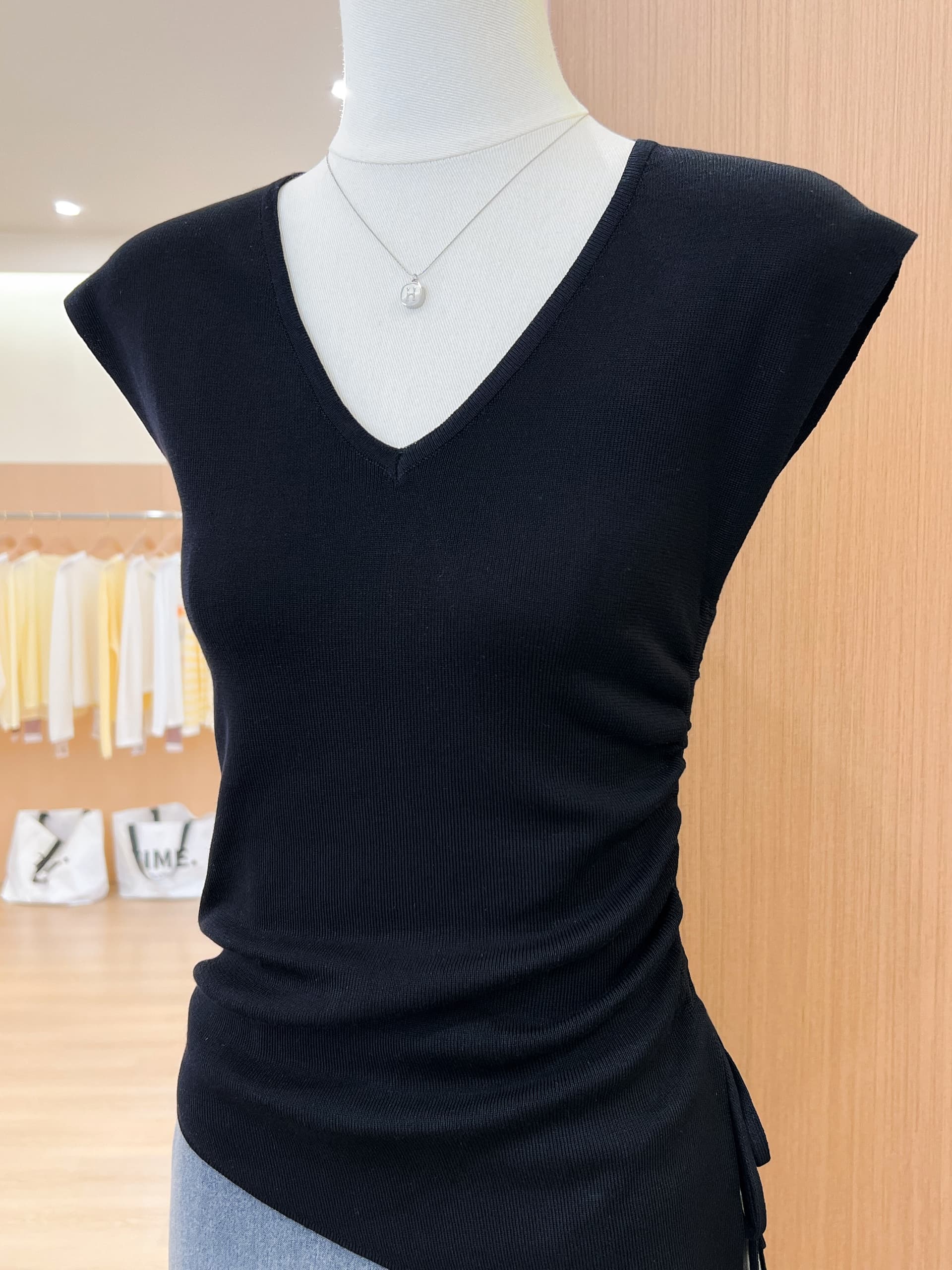 실사 디자인 센스 작은 대중 불규칙 니트 반팔 티셔츠 여성 여름 새로운 몸매 가꾸기 슬림해 보이는 맨위 상세 이미지 6